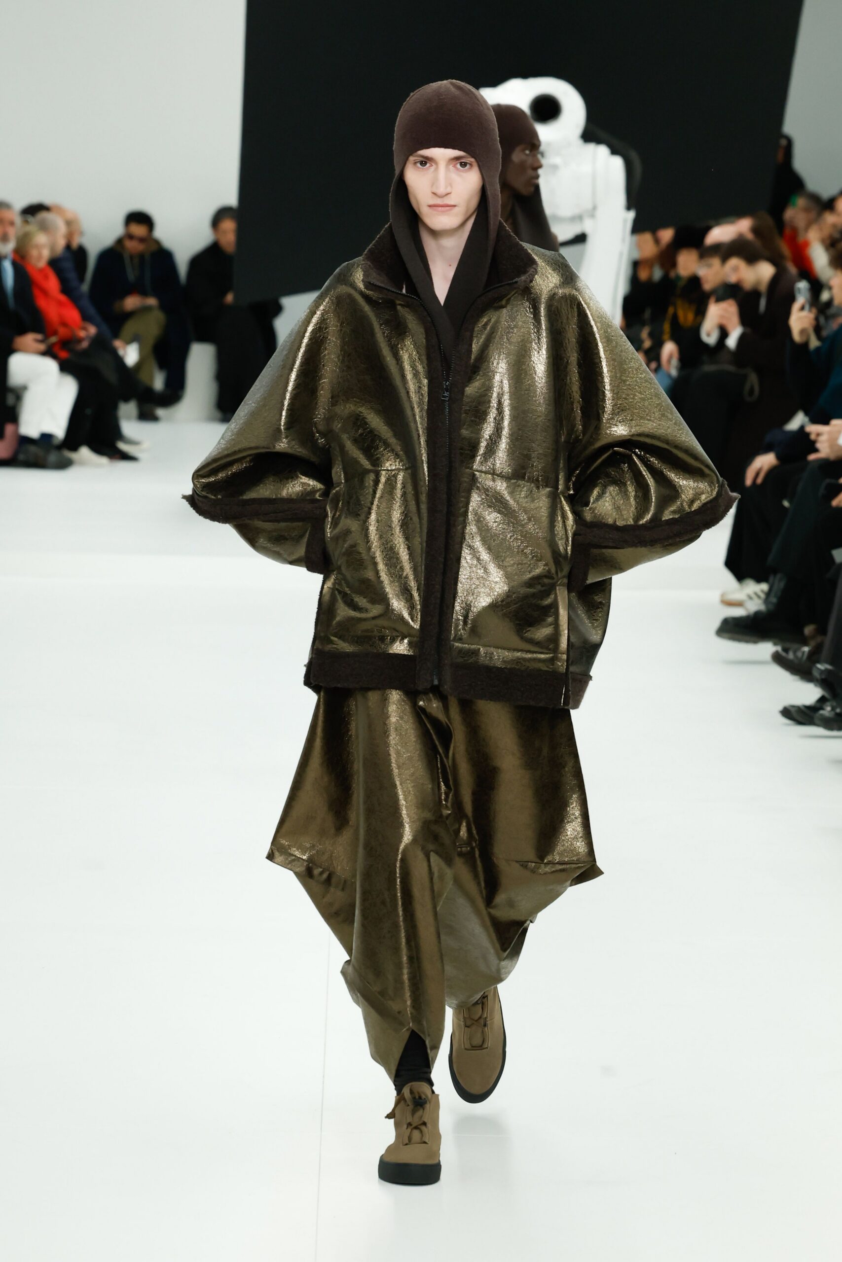 gold vinyl relaxed wide-leg shiny pants