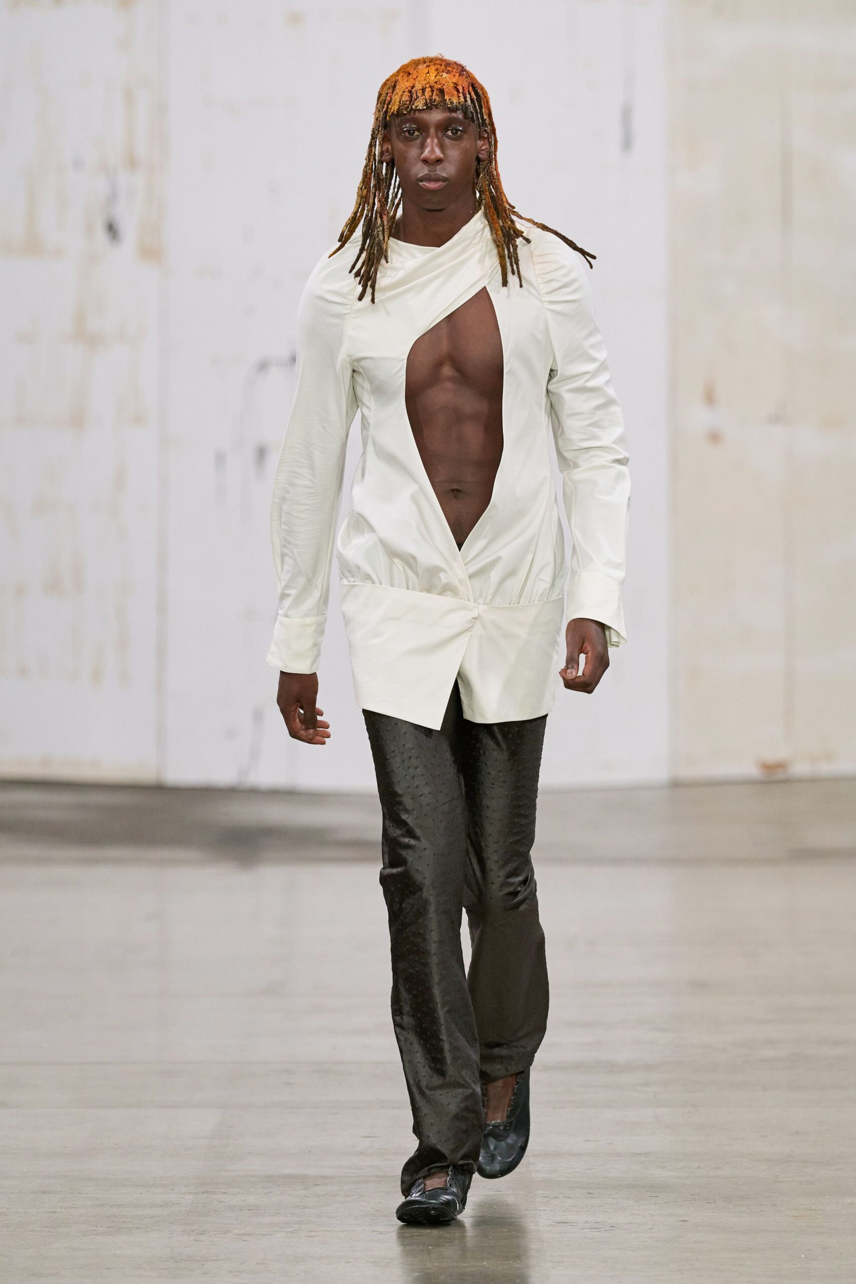 white cotton long-sleeve v-neck fitted draped shirt