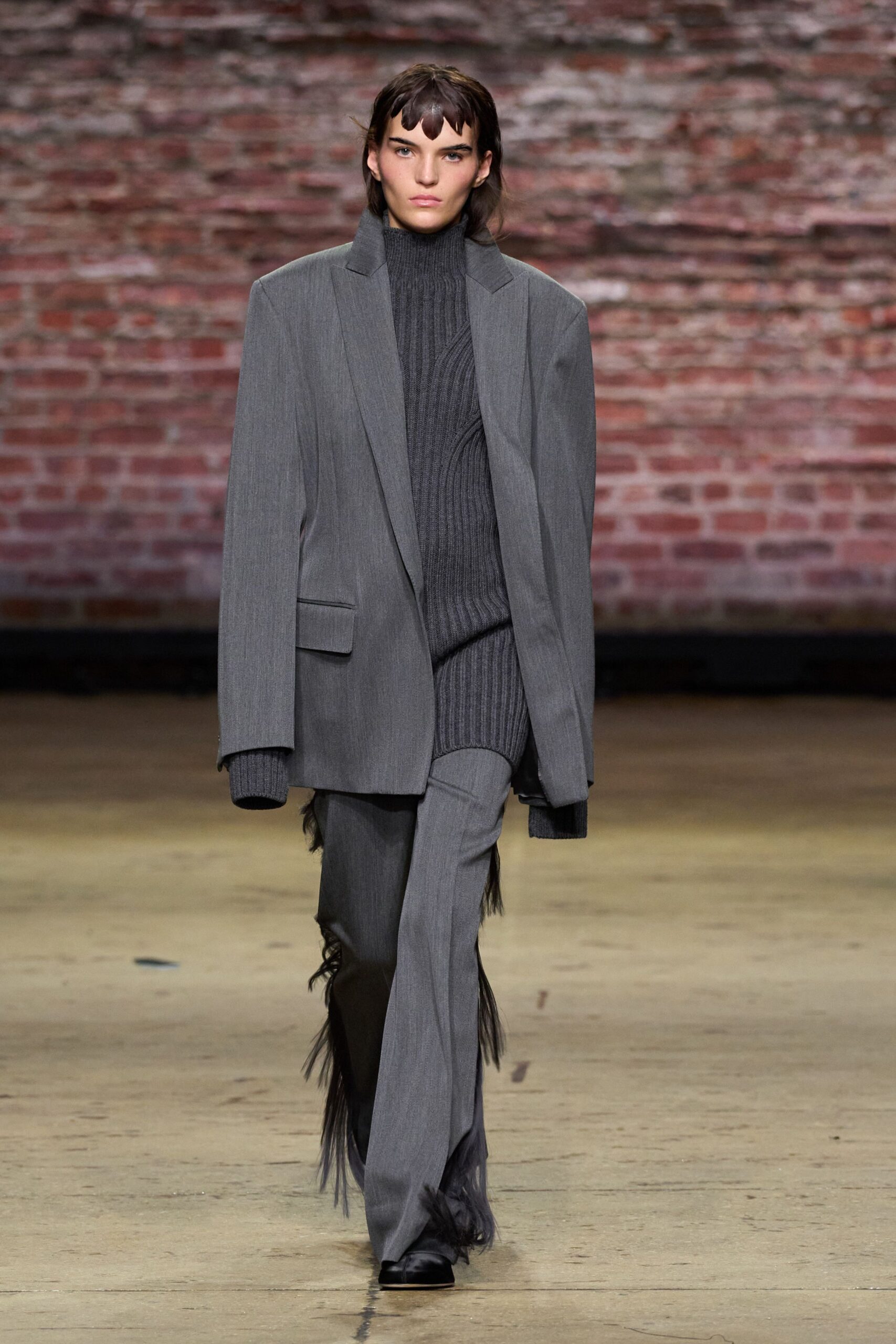 gray wool long-sleeve collared oversized buttoned blazer
