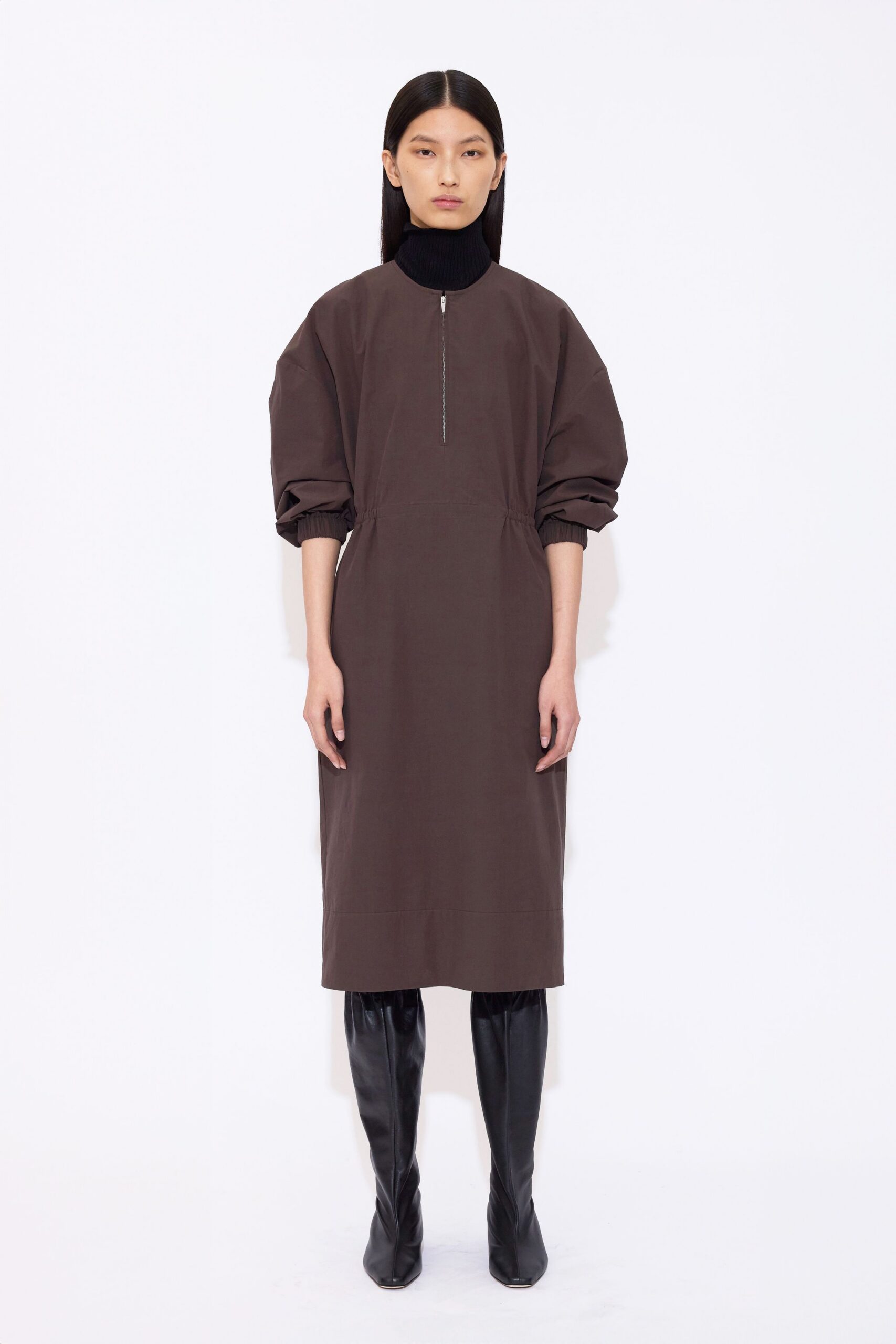 brown relaxed midi dress with black boots