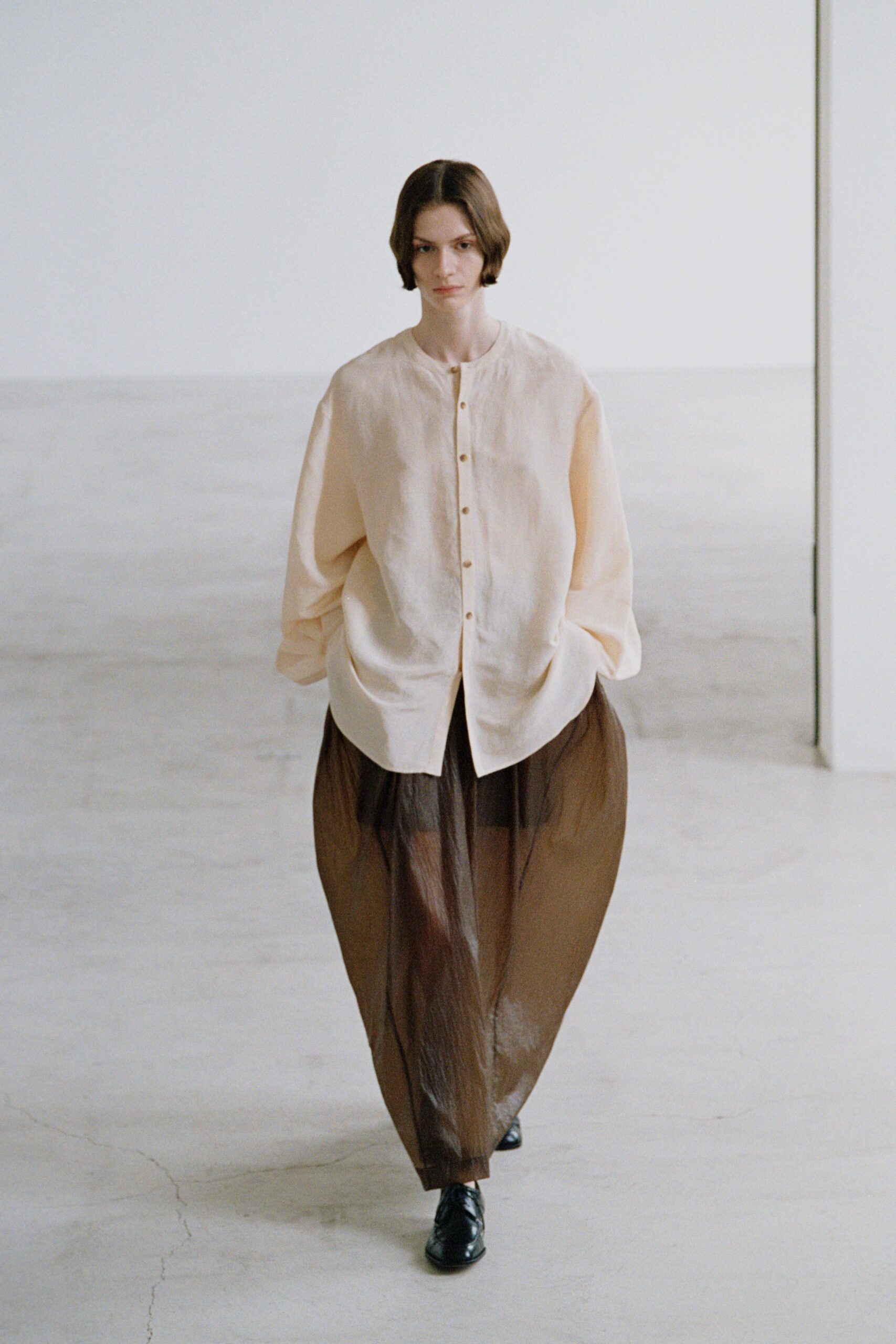 brown silk fitted pleated flowing pants