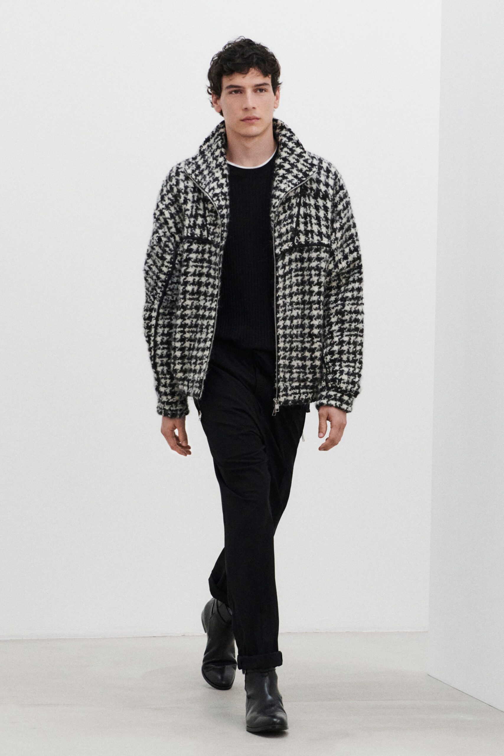 black wool long-sleeve collared relaxed checked jacket