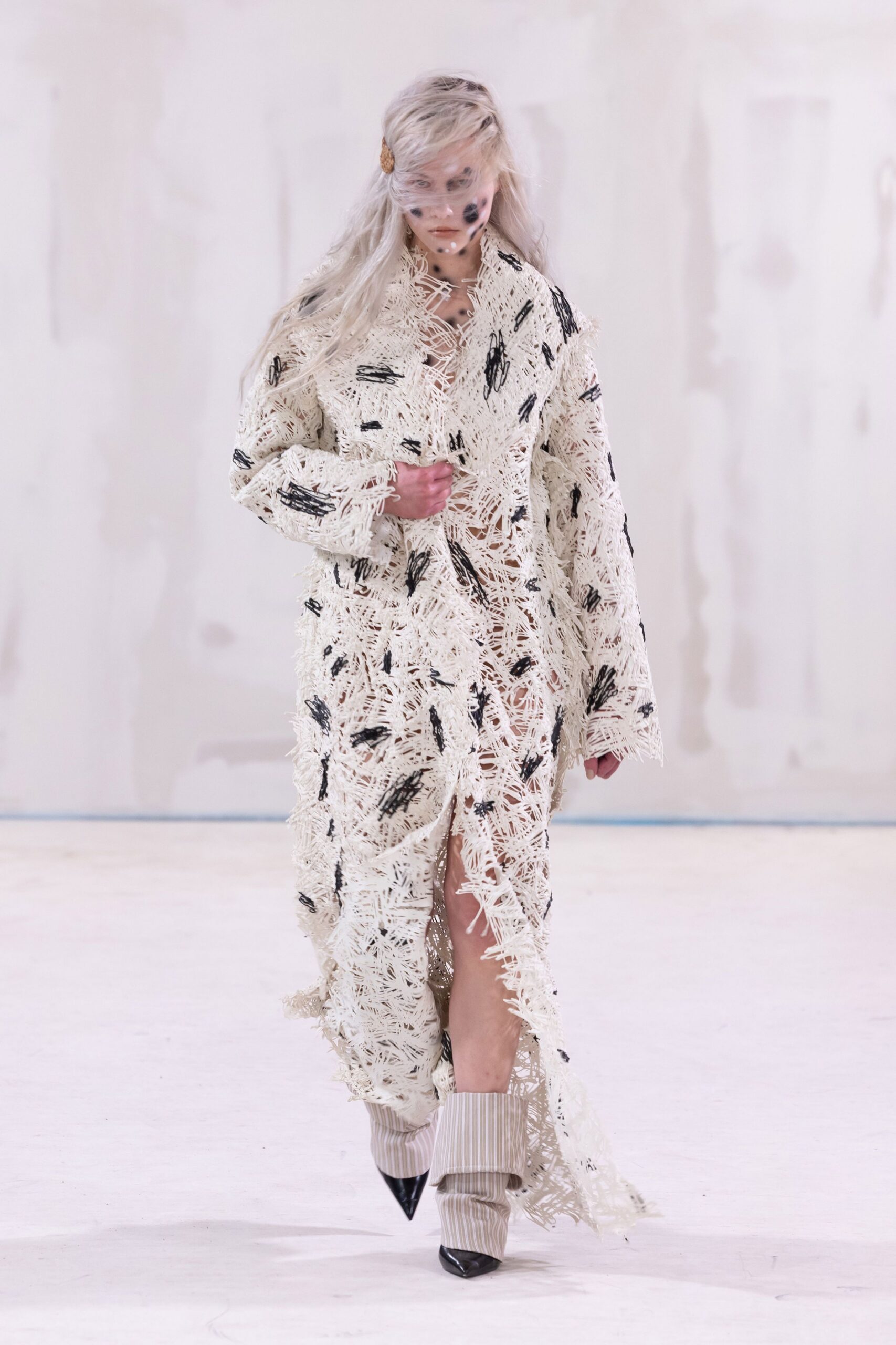 white cotton long-sleeve collared relaxed fringed maxi coat
