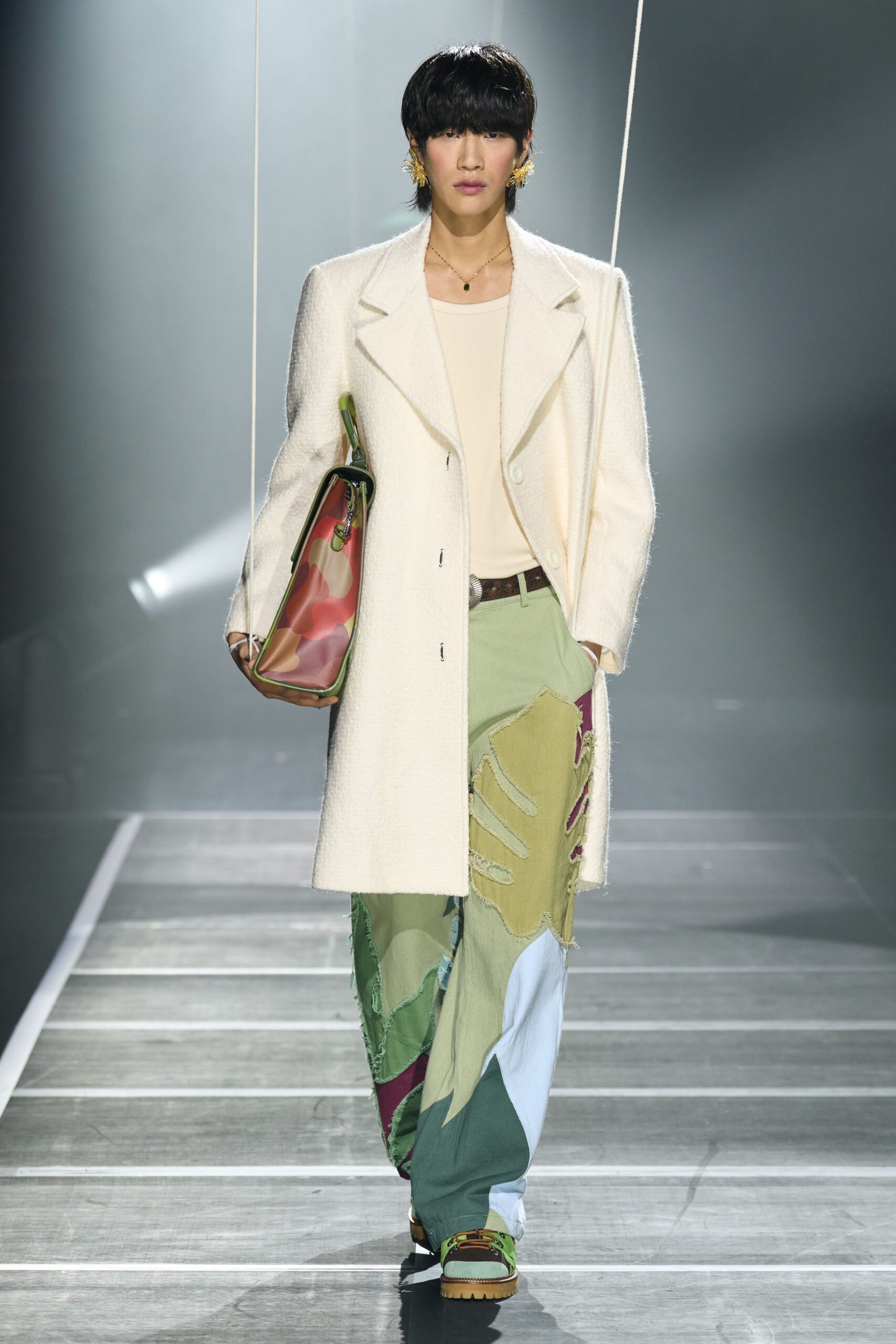 white wool long-sleeve collared fitted buttoned coat