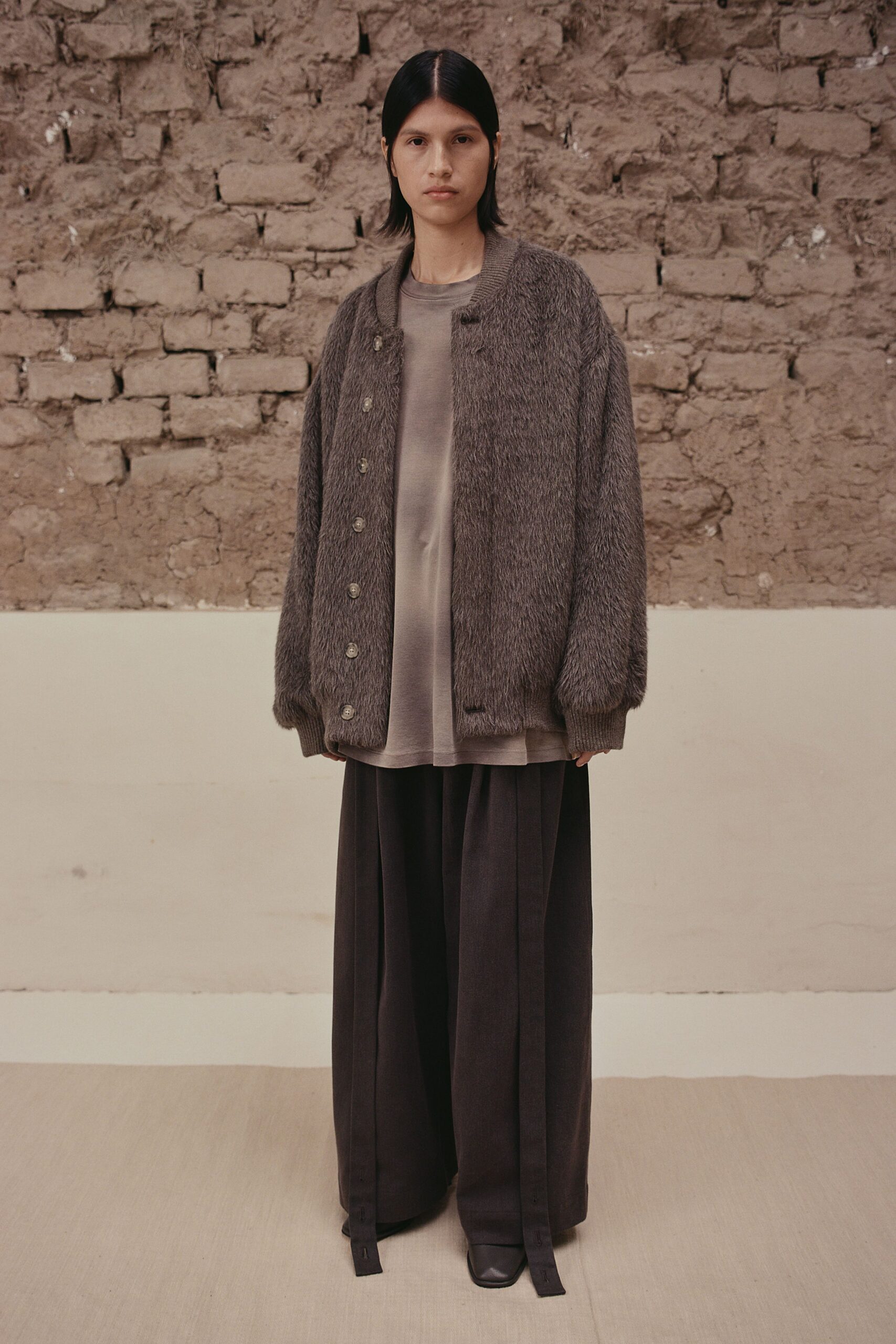 gray wool long-sleeve collared relaxed buttoned jacket