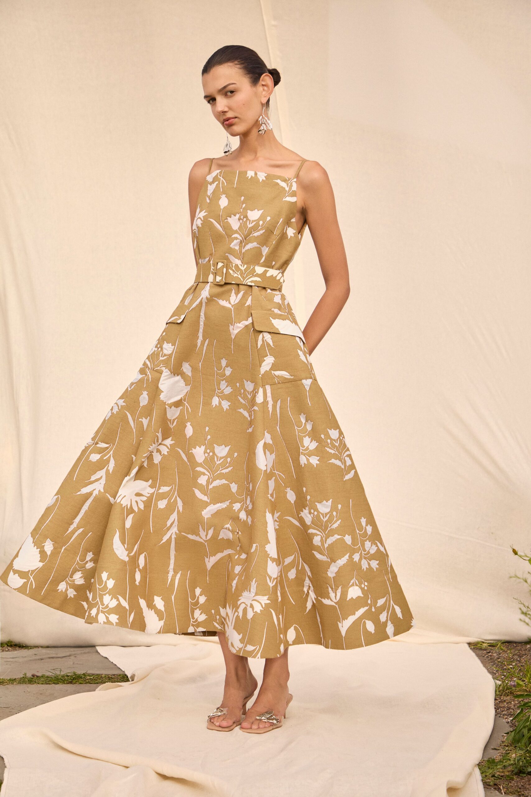 gold cotton sleeveless square-neck fitted flared printed dress