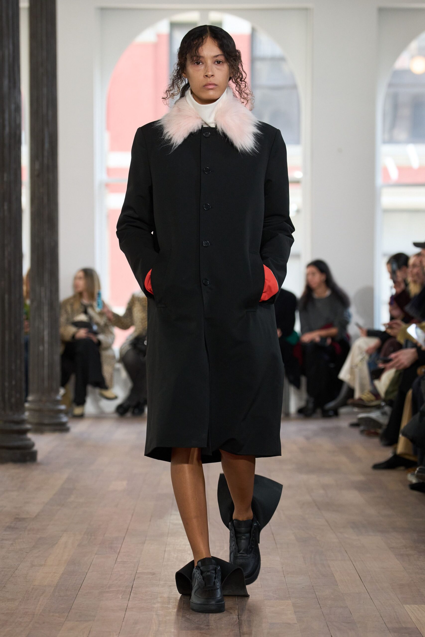 black wool long-sleeve collared fitted zippered midi coat