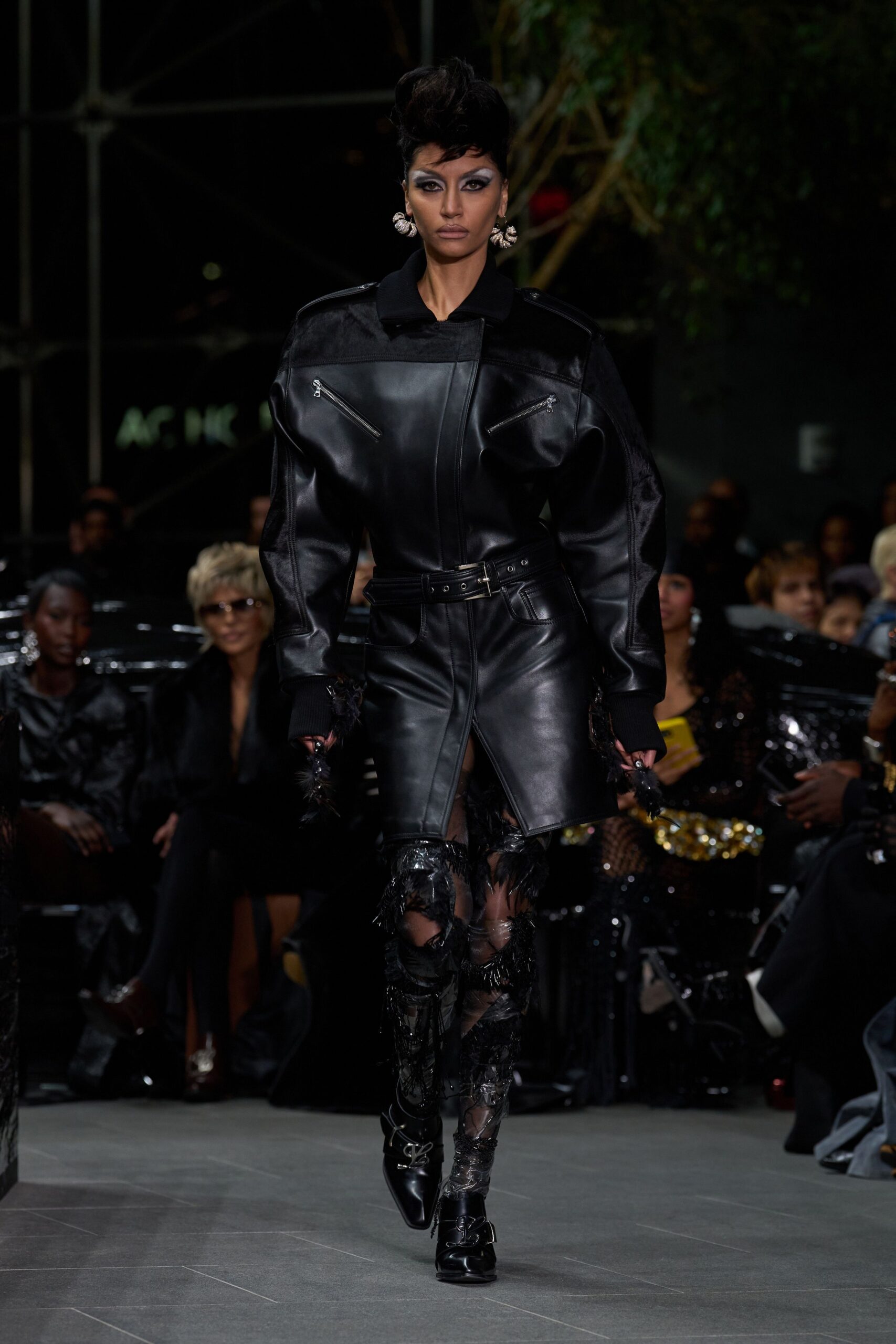 black leather fitted high-waisted zippered fringed mini skirt