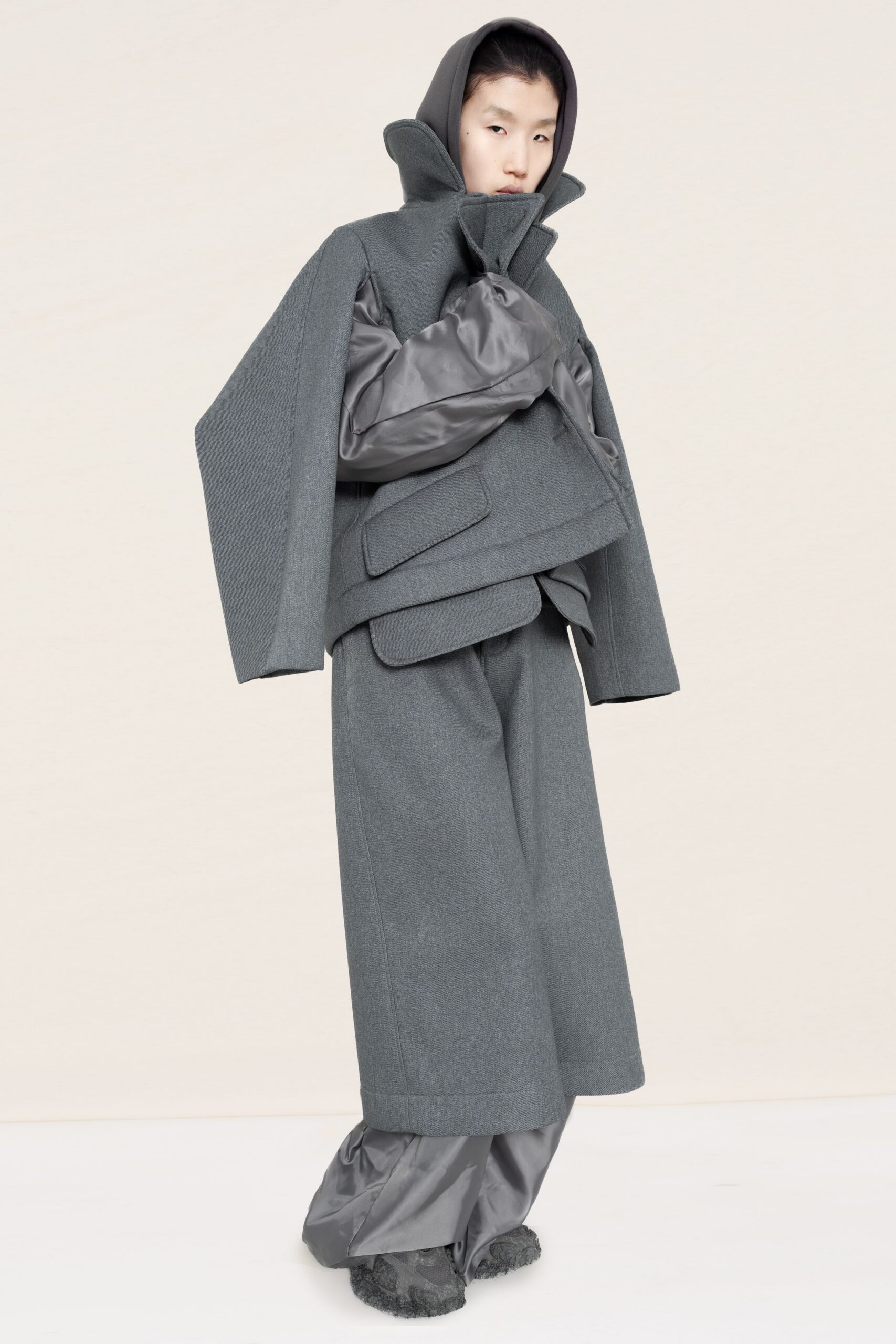 gray wool long-sleeve collared oversized layered coat