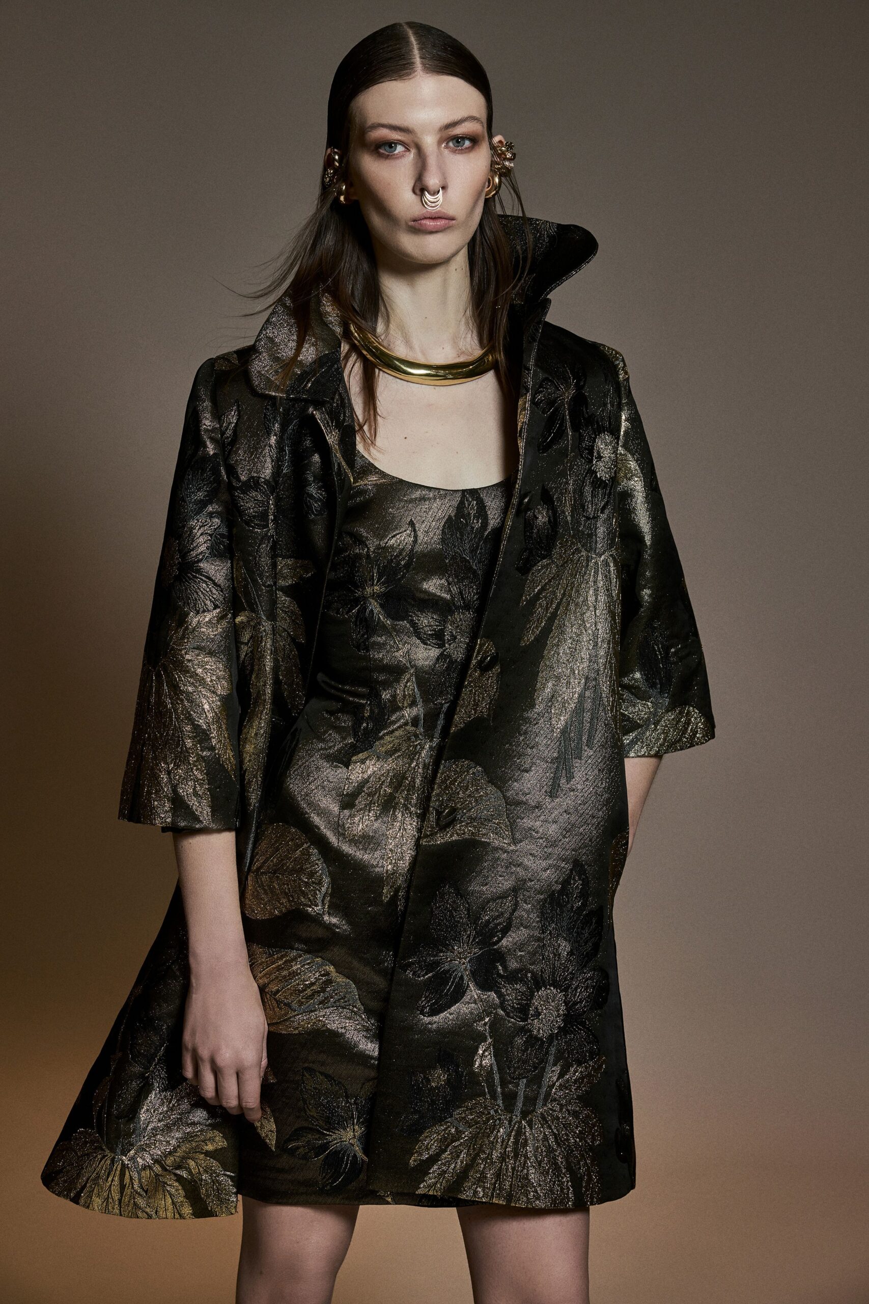 black silk short-sleeve collared relaxed floral embroidered coat