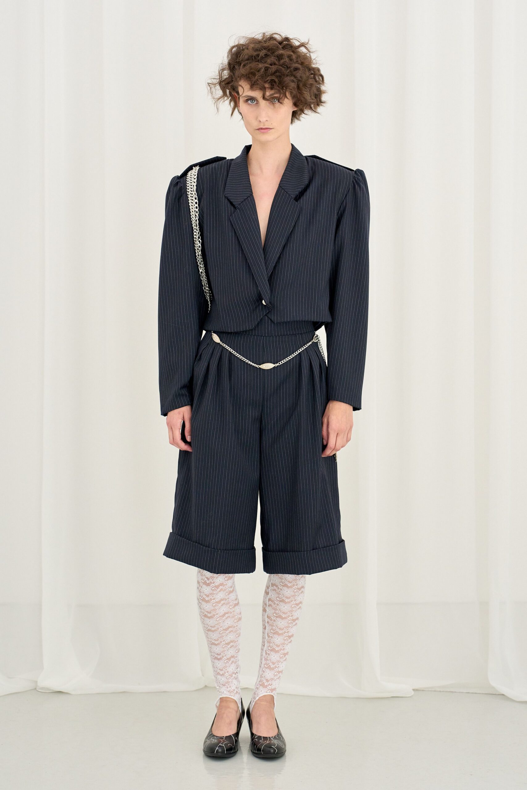 blue cotton long-sleeve collared structured pleated blazer