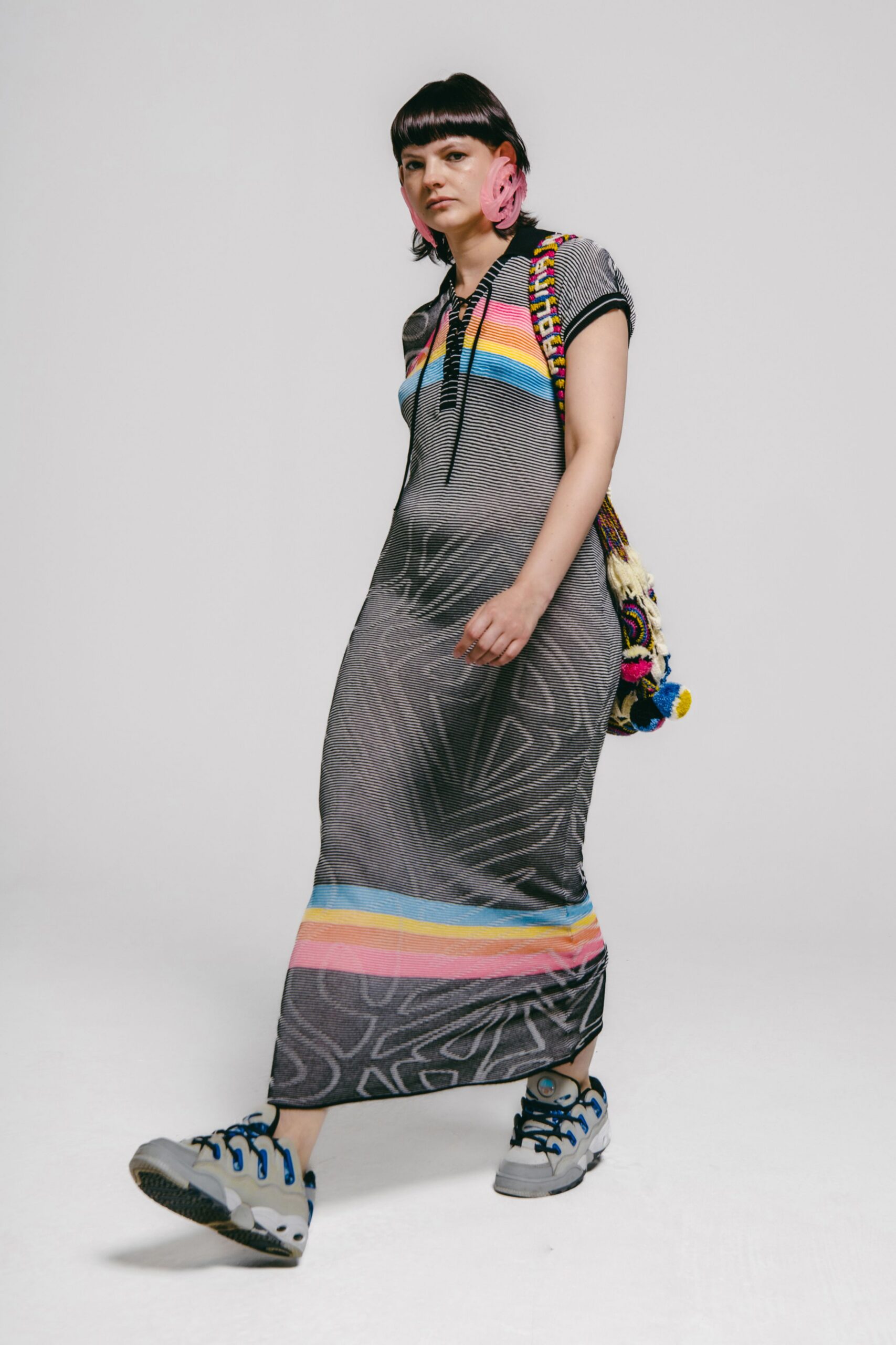 gray cotton short-sleeve v-neck fitted color-blocked maxi dress