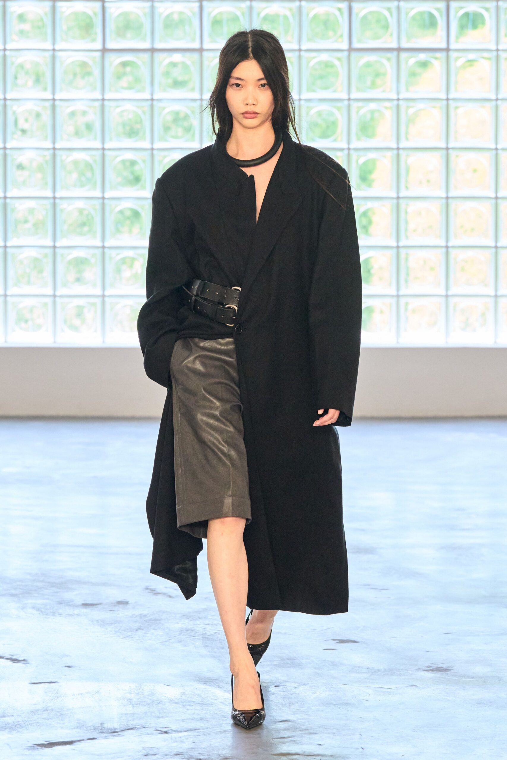 black wool long-sleeve collared oversized buttoned coat