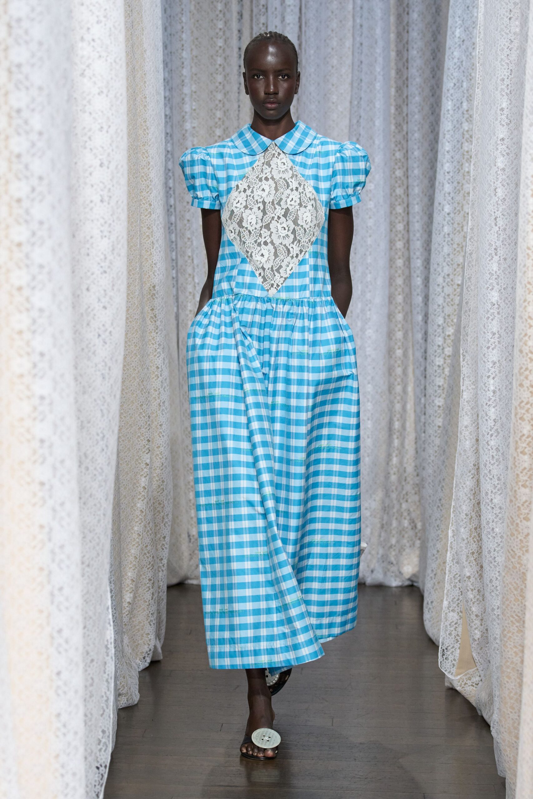 blue cotton short-sleeve collared relaxed checked pleated dress