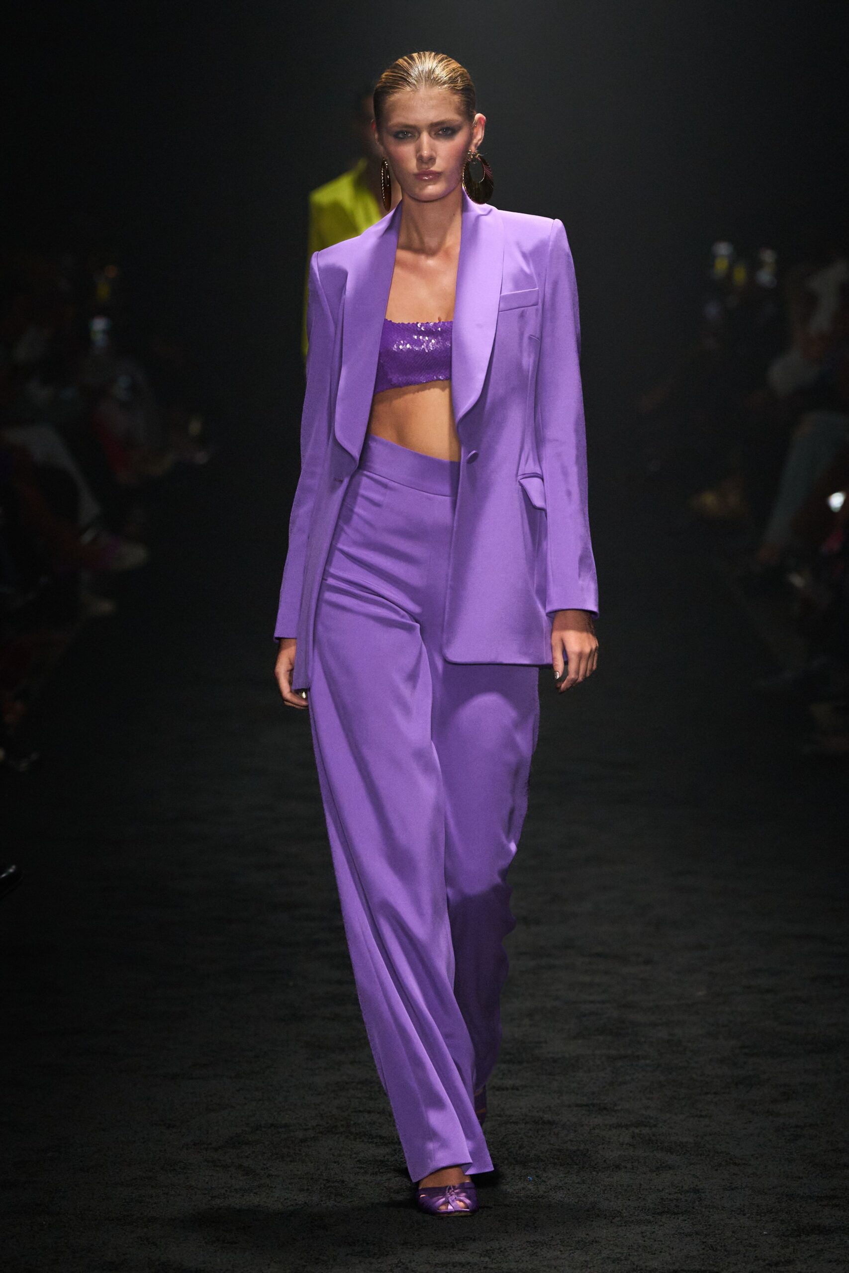 purple long-sleeve collared tailored blazer
