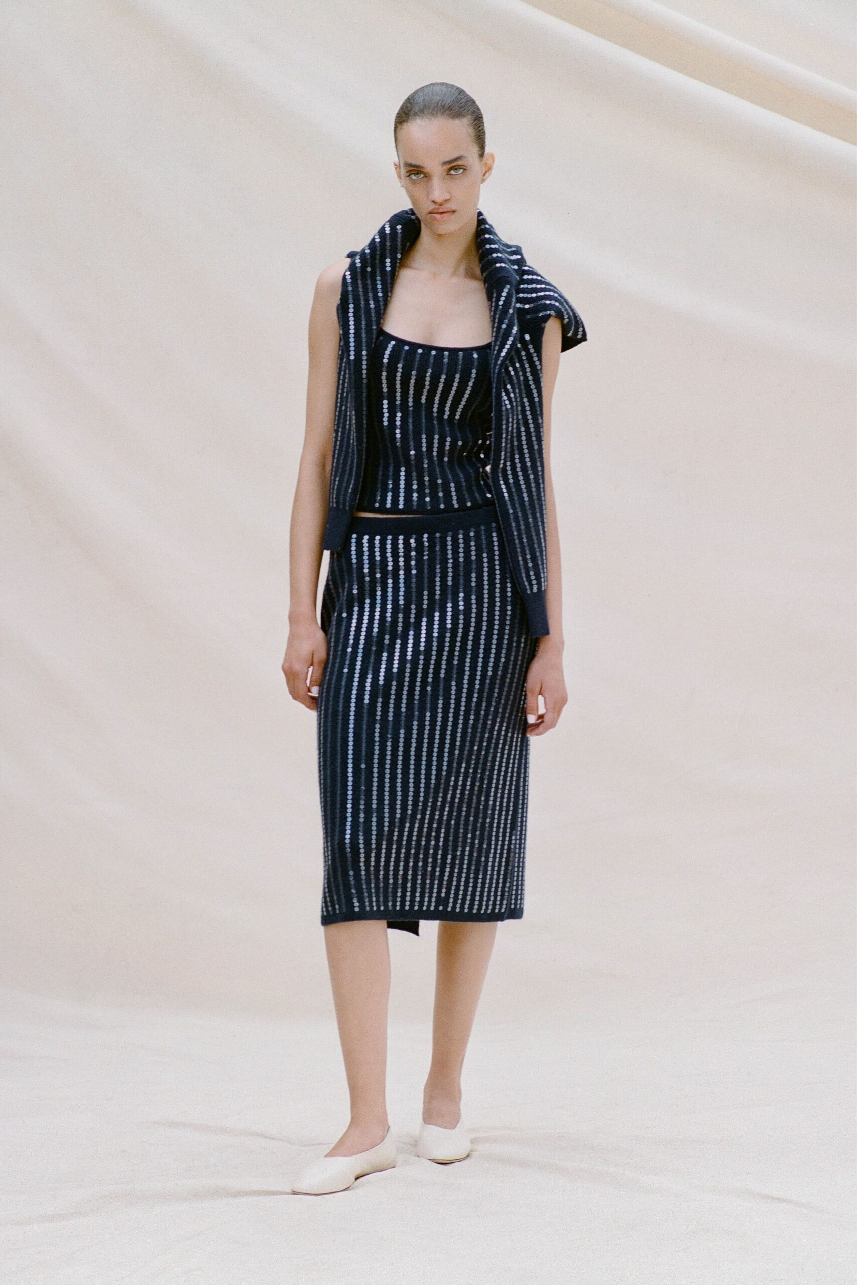 black cotton sleeveless fitted striped jacket