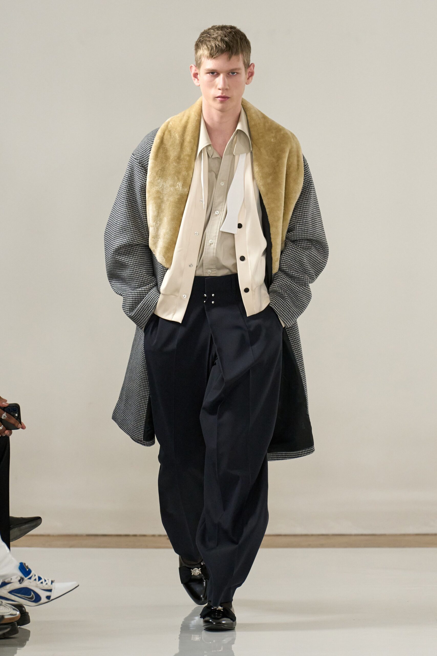 gray wool long-sleeve collared relaxed layered coat