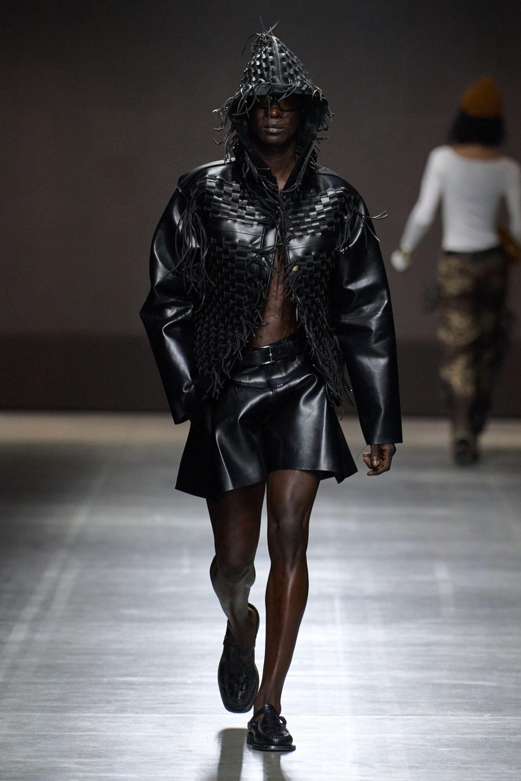 black leather fitted pleated mini skirt