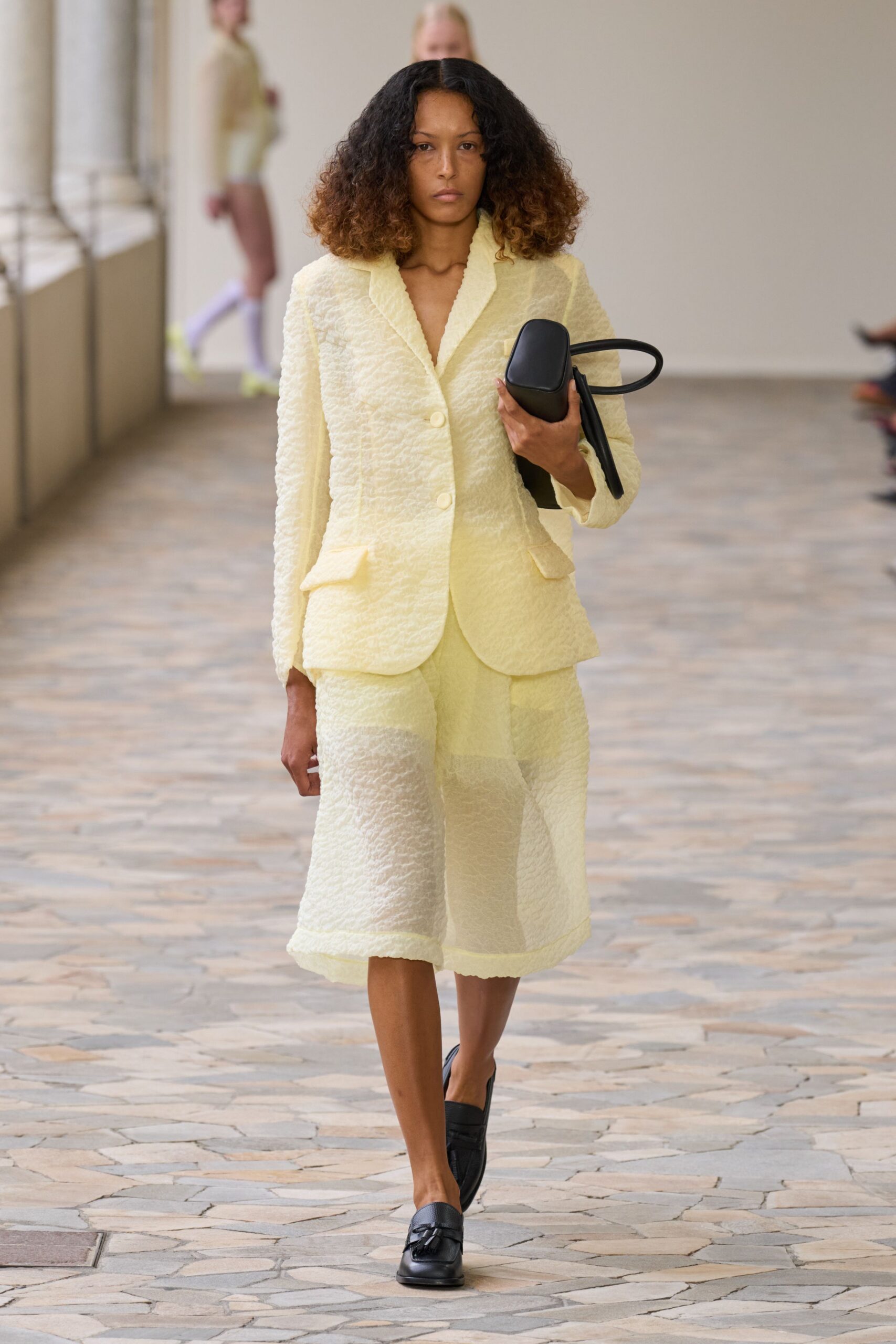 yellow cotton long-sleeve collared tailored buttoned blazer
