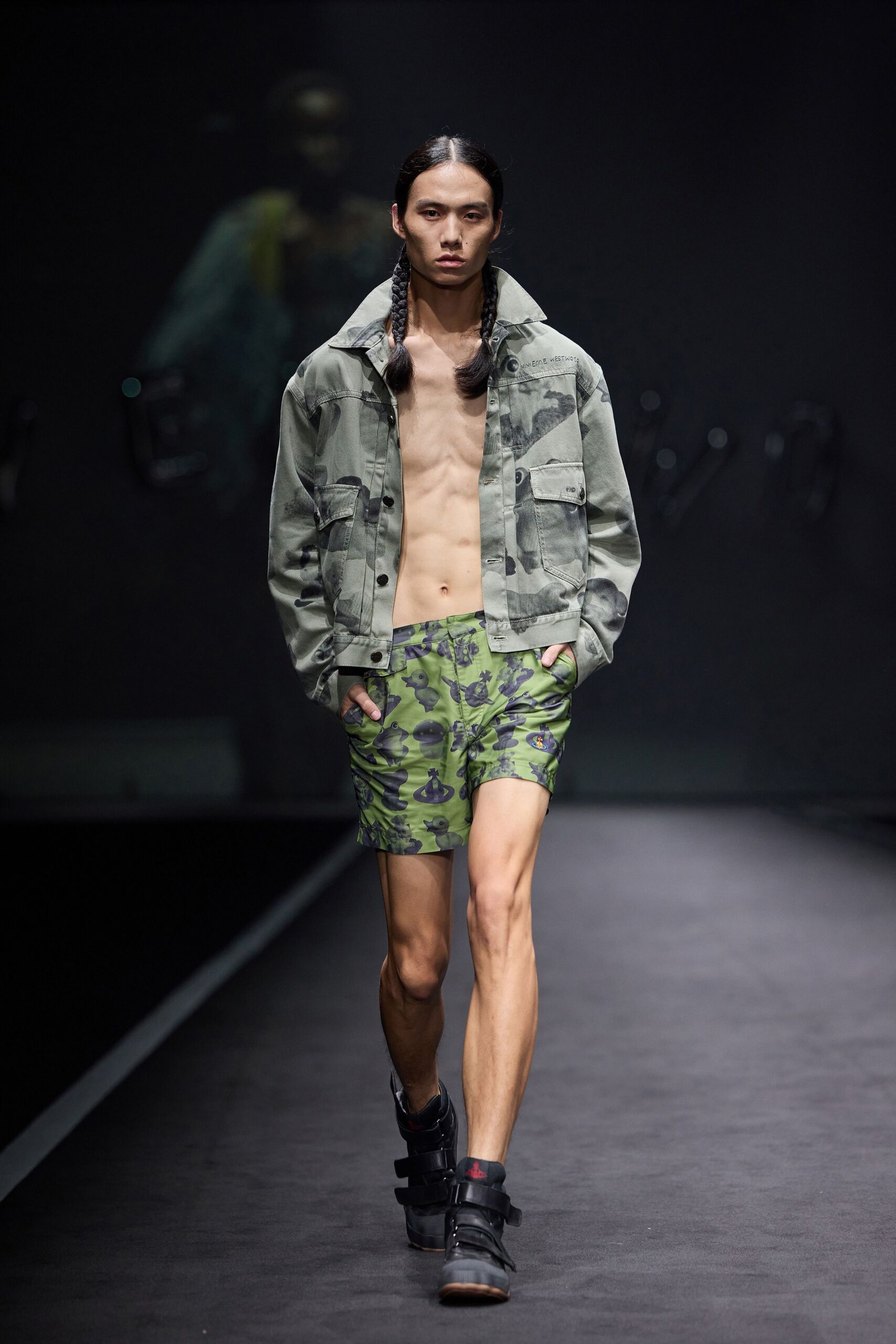 green cotton fitted printed short shorts