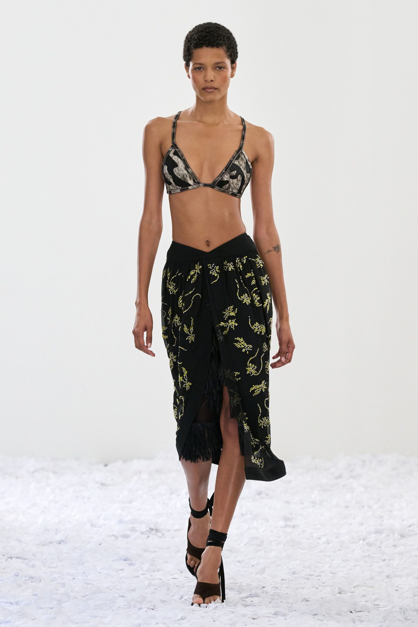 black cotton slit fitted high-waisted embroidered fringed skirt