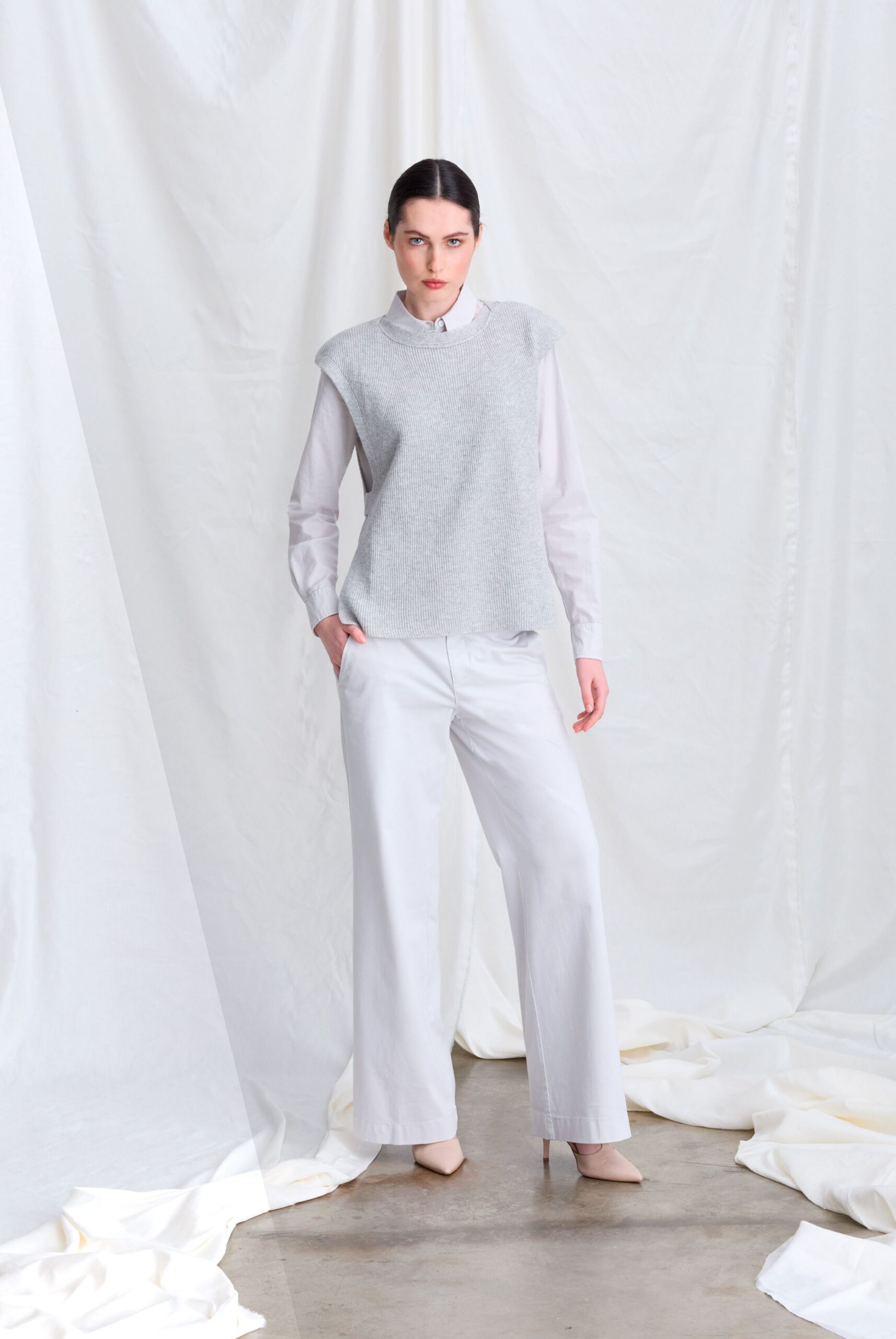 gray wool sleeveless relaxed top