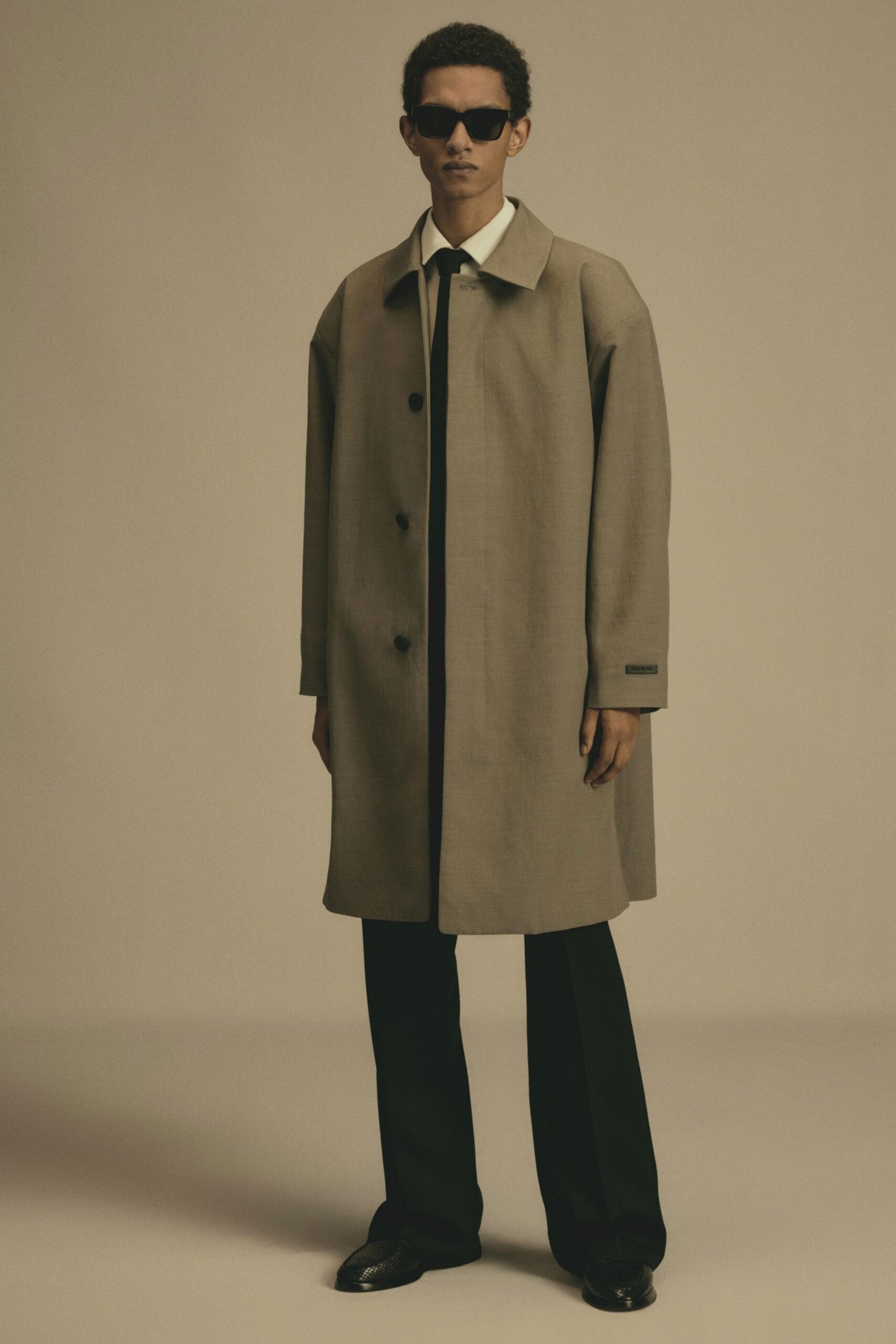 beige cotton long-sleeve collared oversized buttoned coat