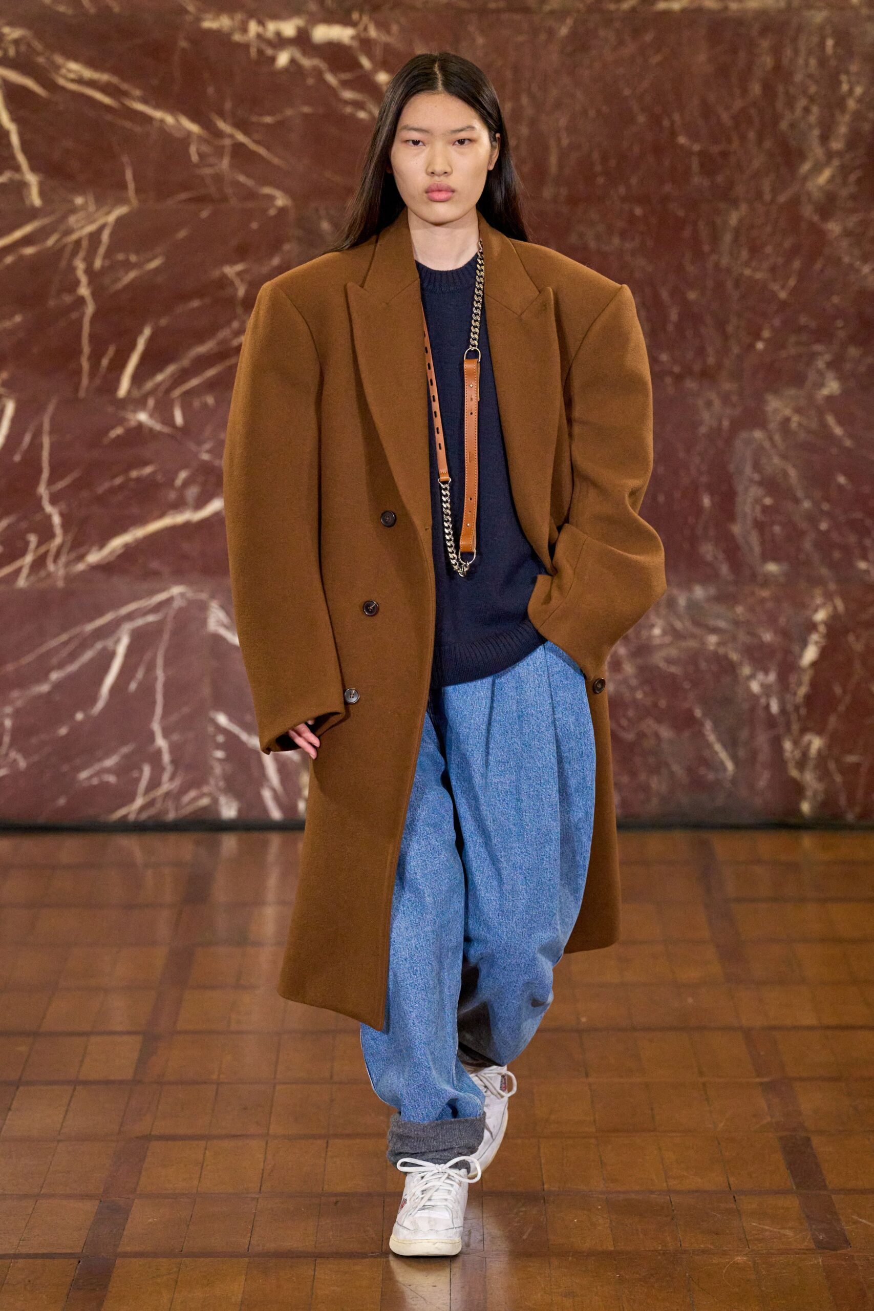 brown wool long-sleeve collared oversized coat