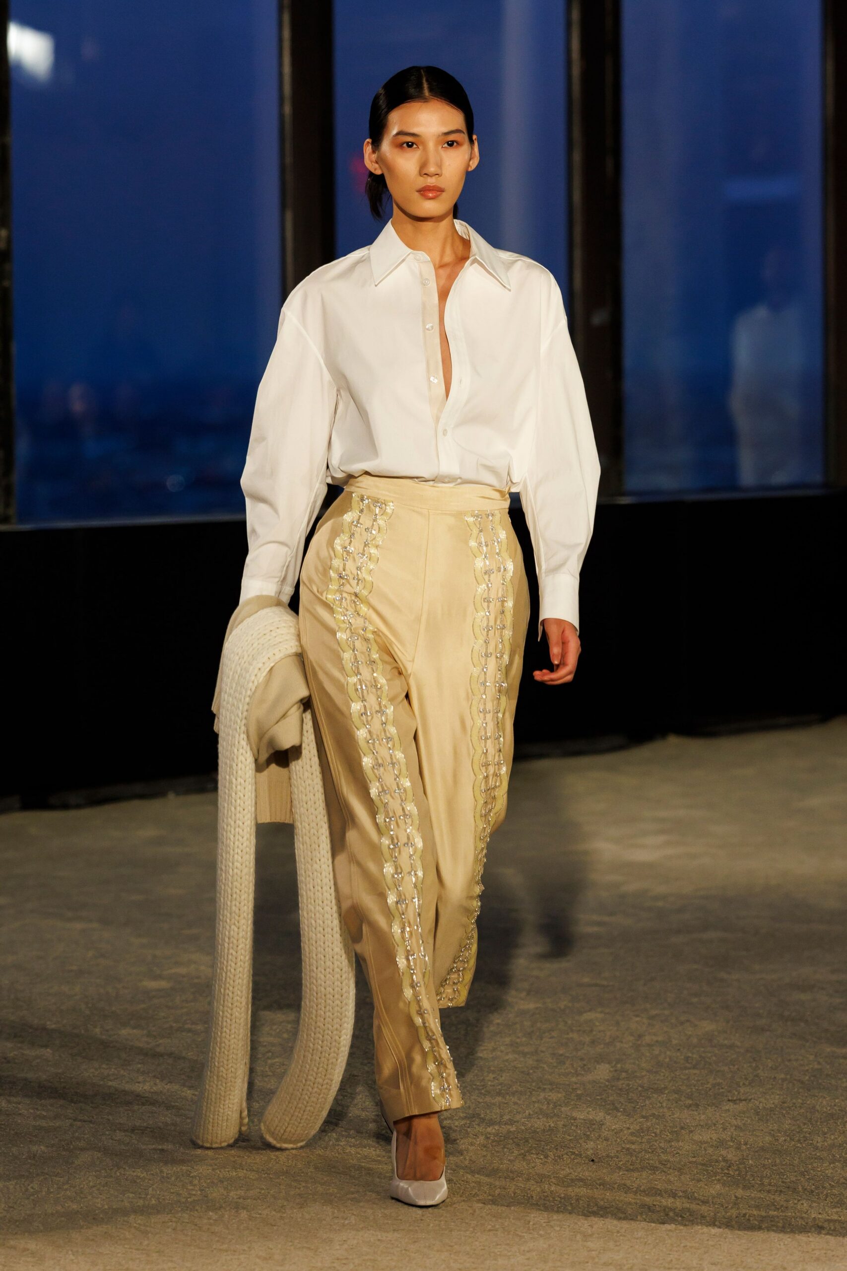 beige silk fitted pleated pants