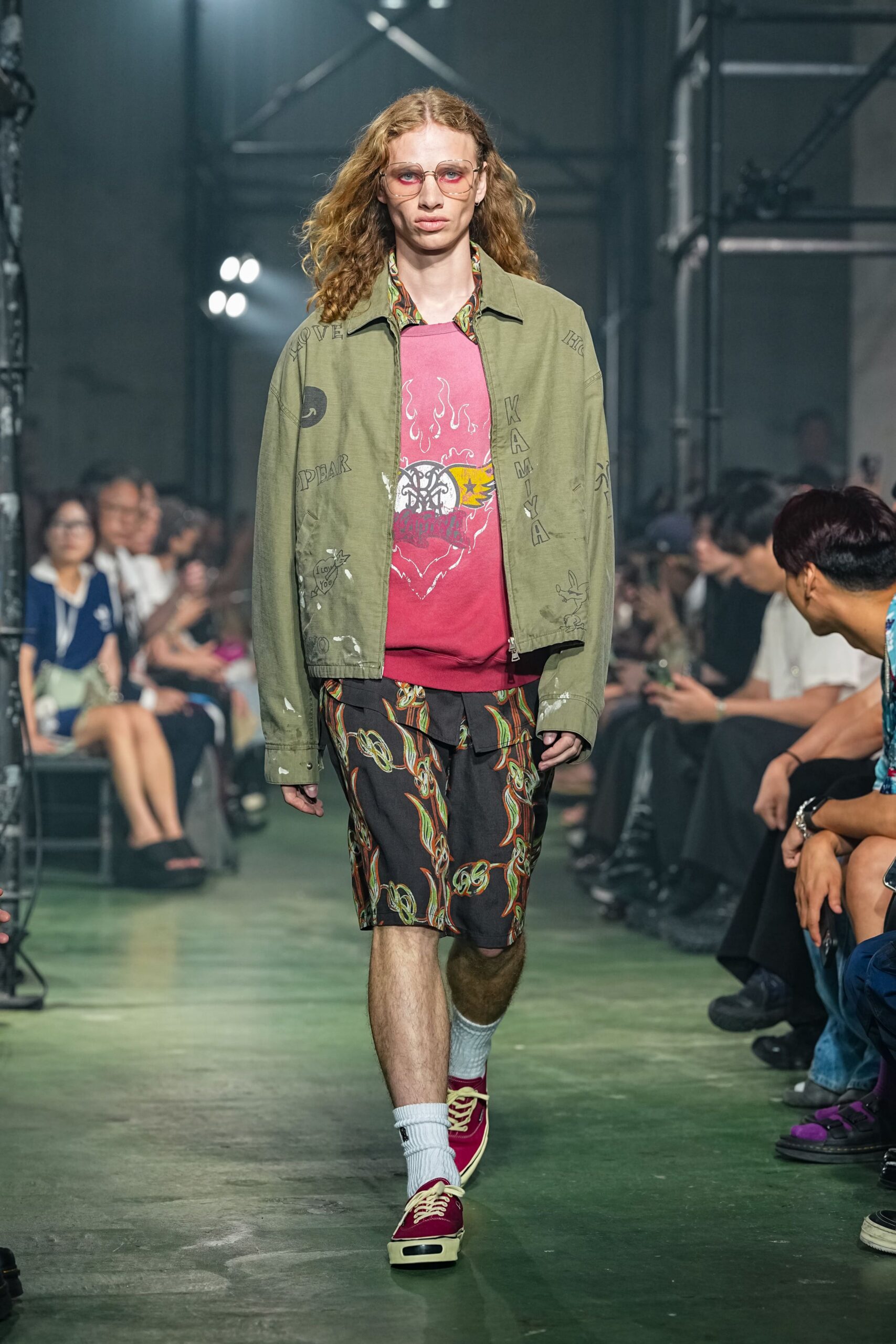 green cotton long-sleeve collared relaxed buttoned jacket
