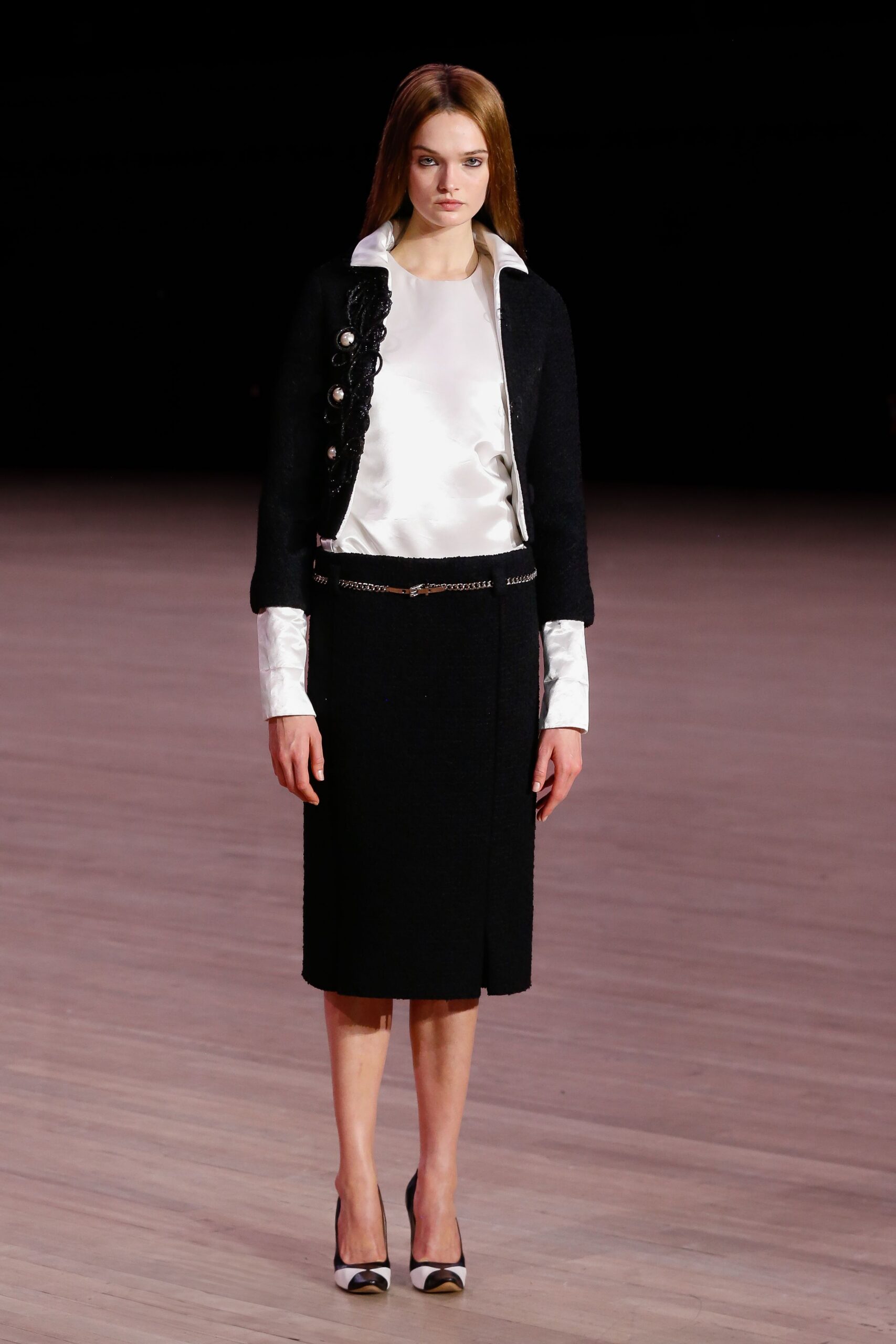 black wool long-sleeve collared tailored buttoned jacket