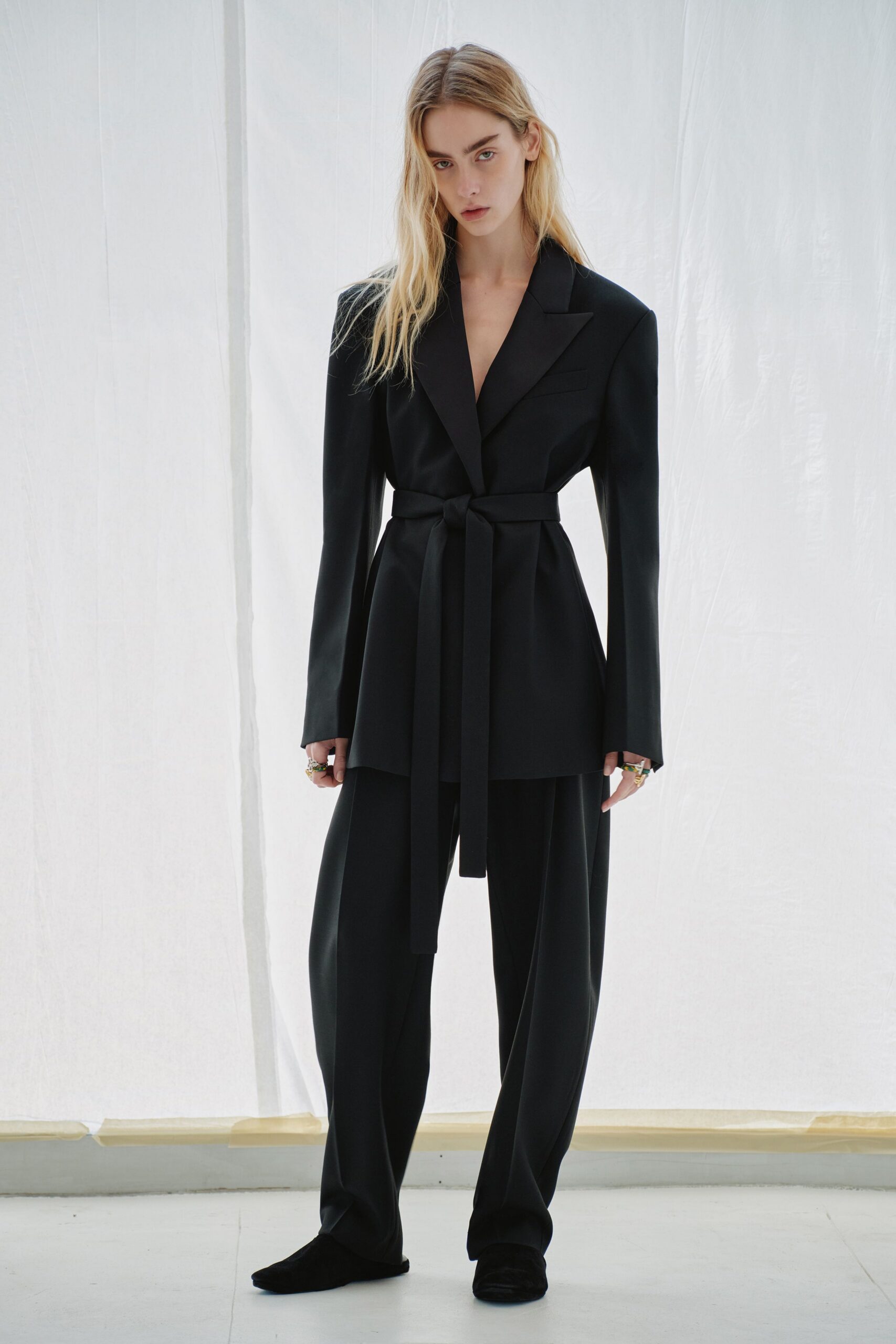black wool long-sleeve collared tailored belted blazer