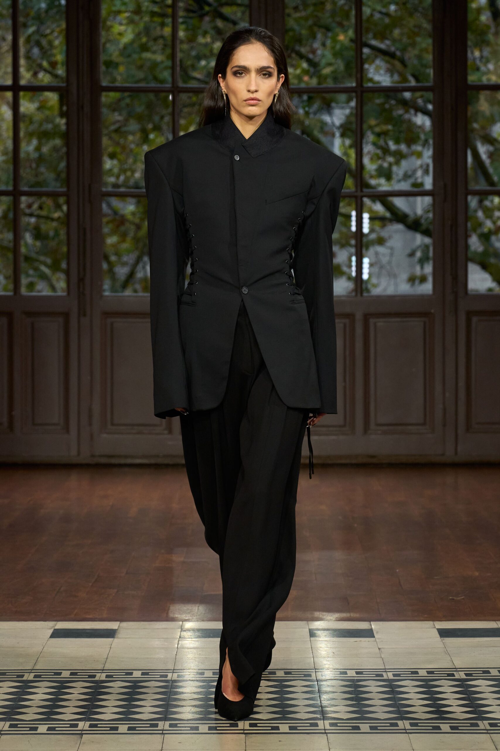 black cotton long-sleeve collared structured buttoned blazer