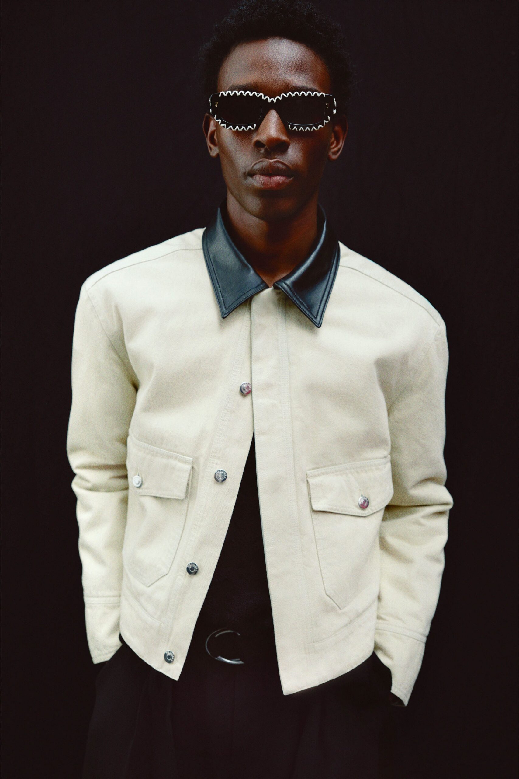beige cotton long-sleeve collared fitted buttoned jacket