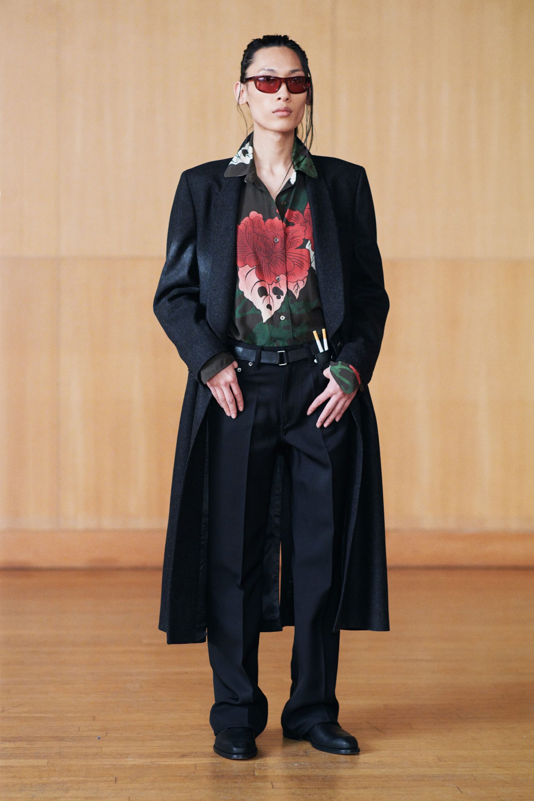 black wool long-sleeve collared tailored buttoned coat
