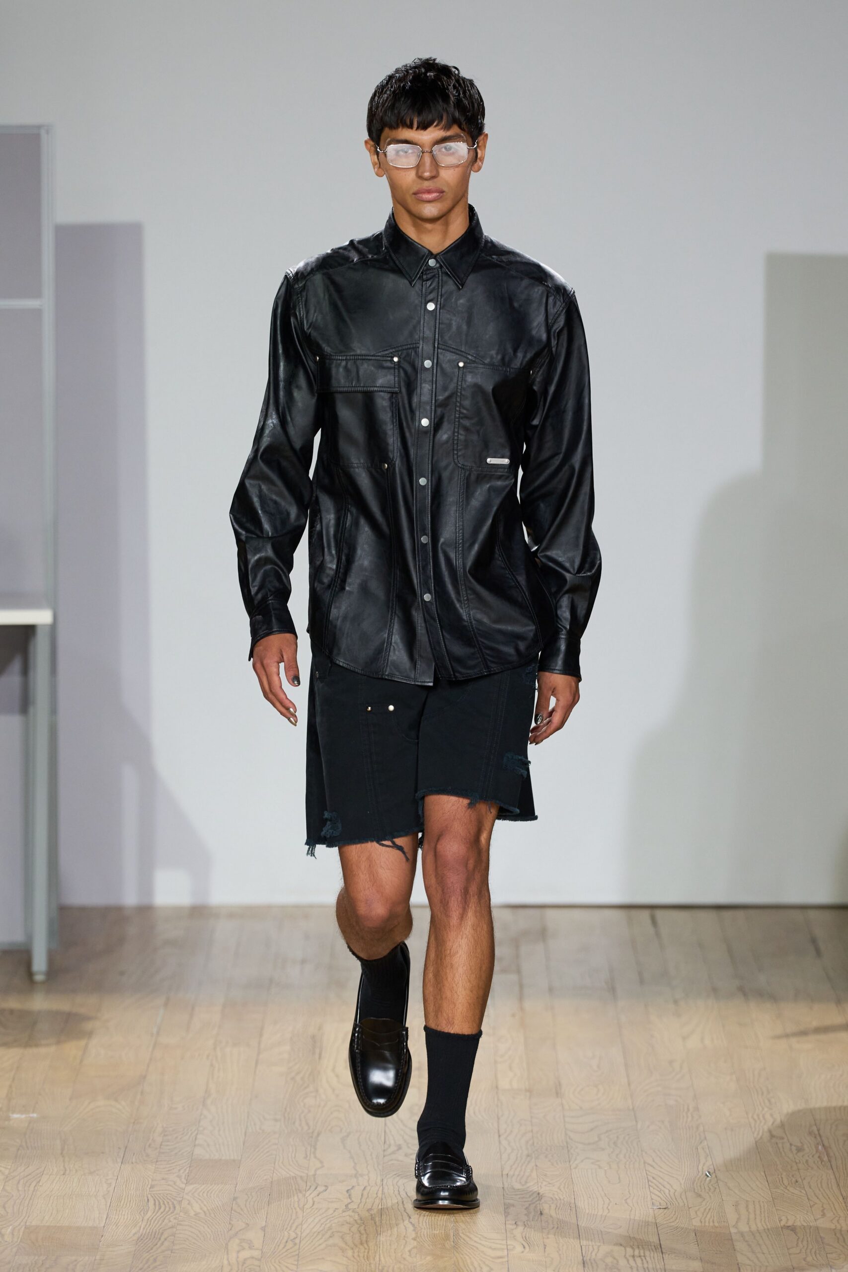 black denim relaxed distressed short shorts