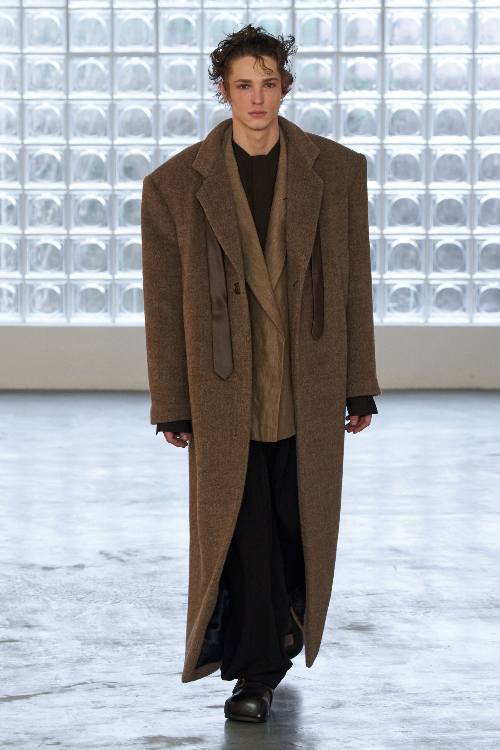 brown wool long-sleeve collared oversized buttoned maxi coat