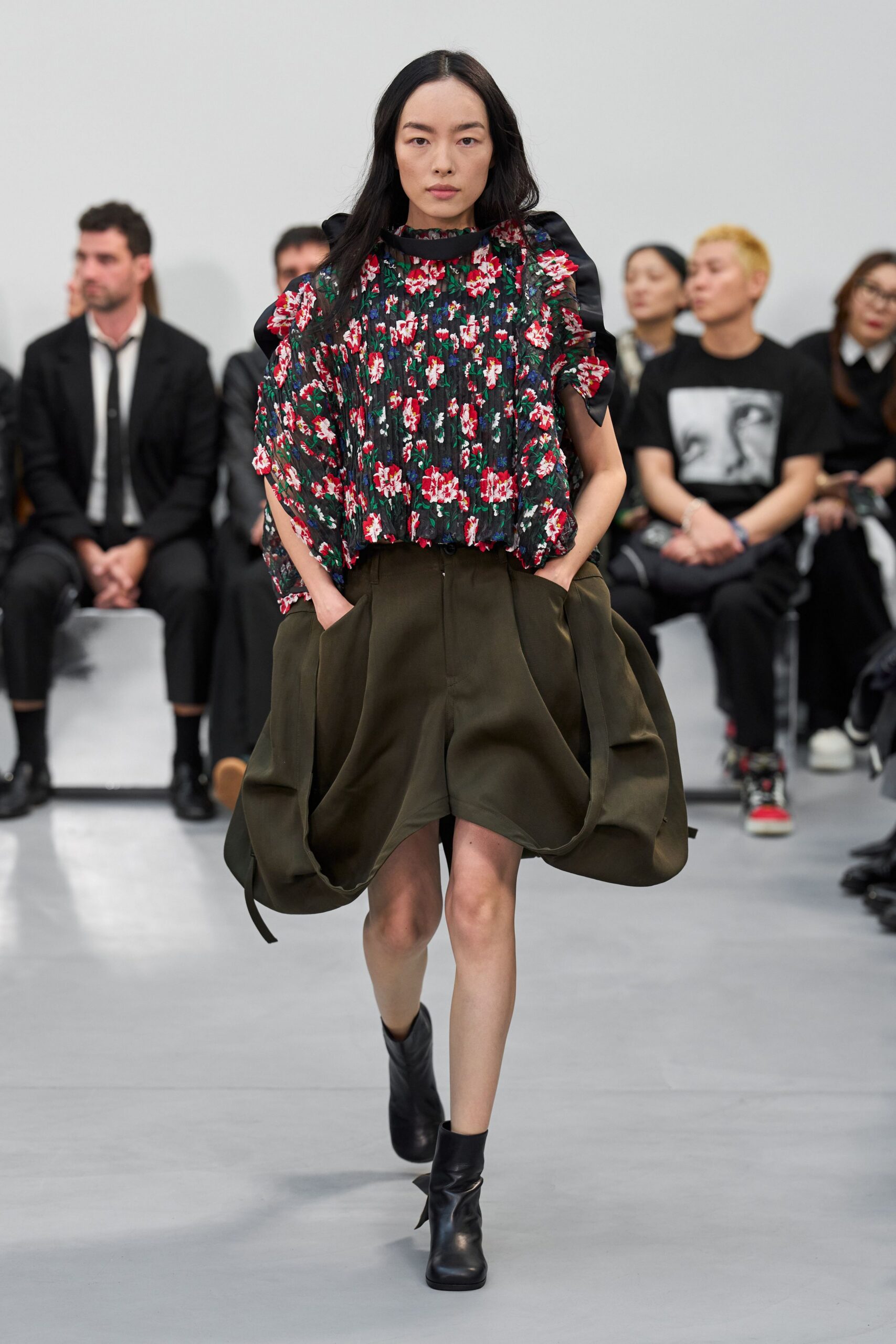 black cotton short-sleeve high-neck relaxed floral ruffled top
