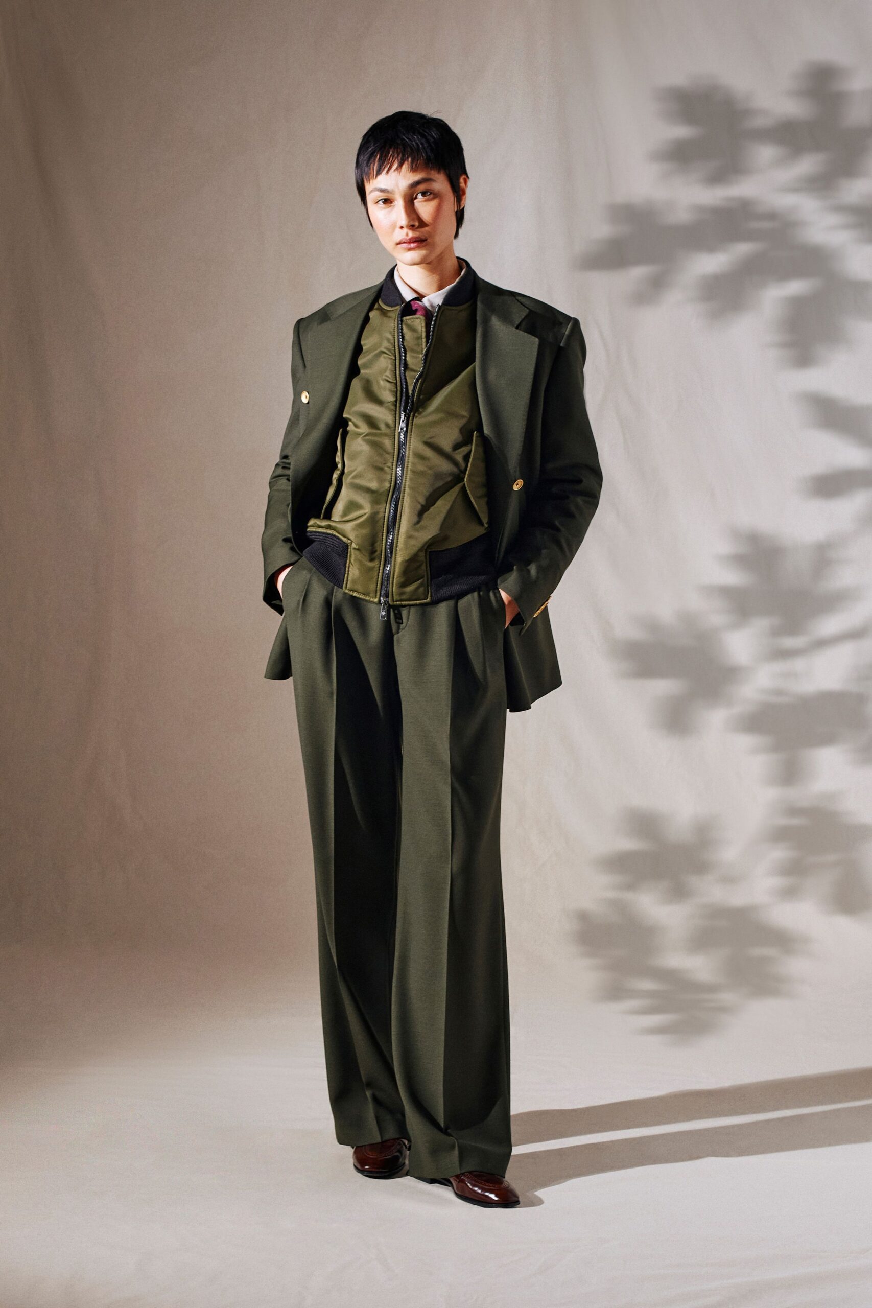 green cotton long-sleeve collared tailored buttoned blazer