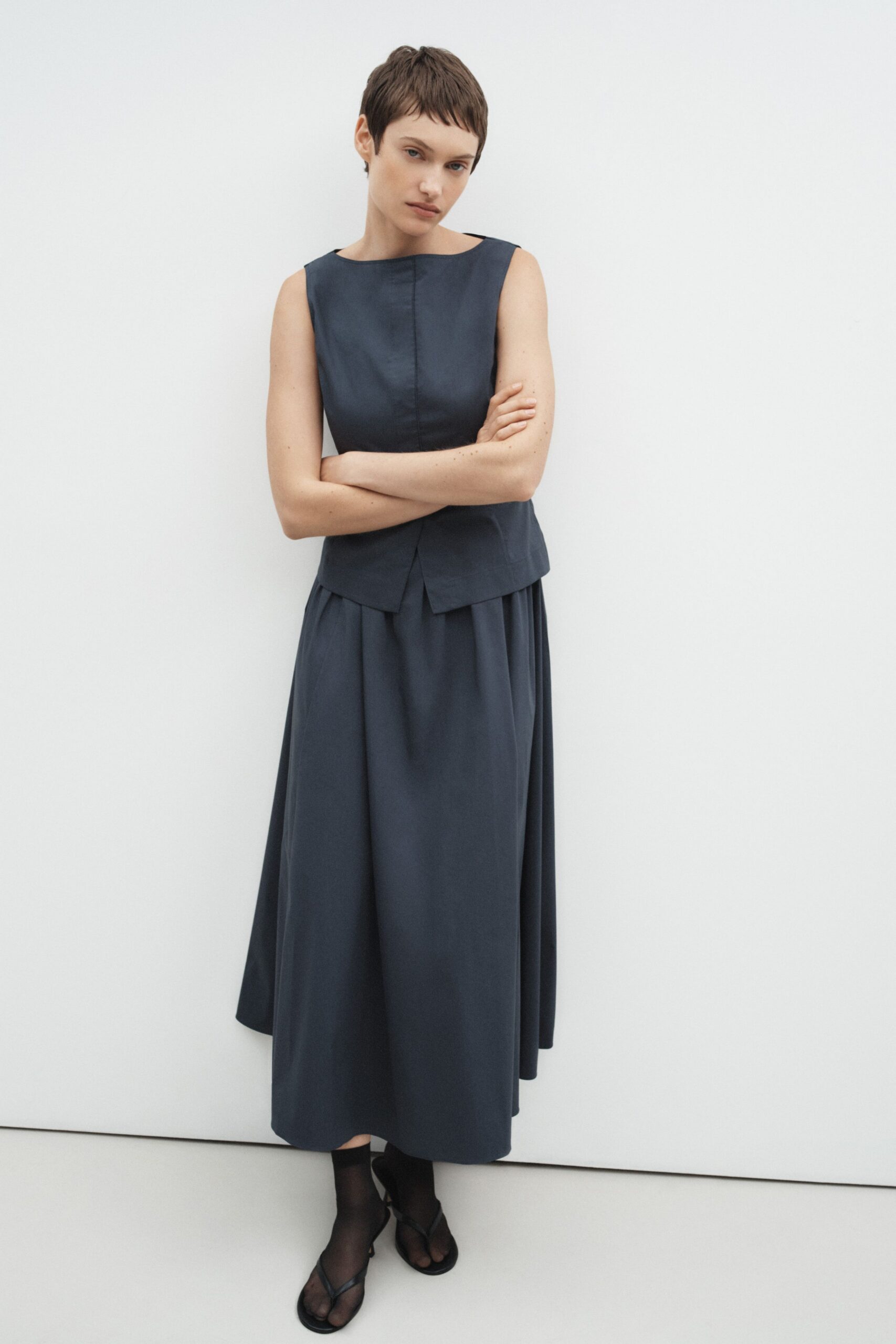 black cotton sleeveless dress