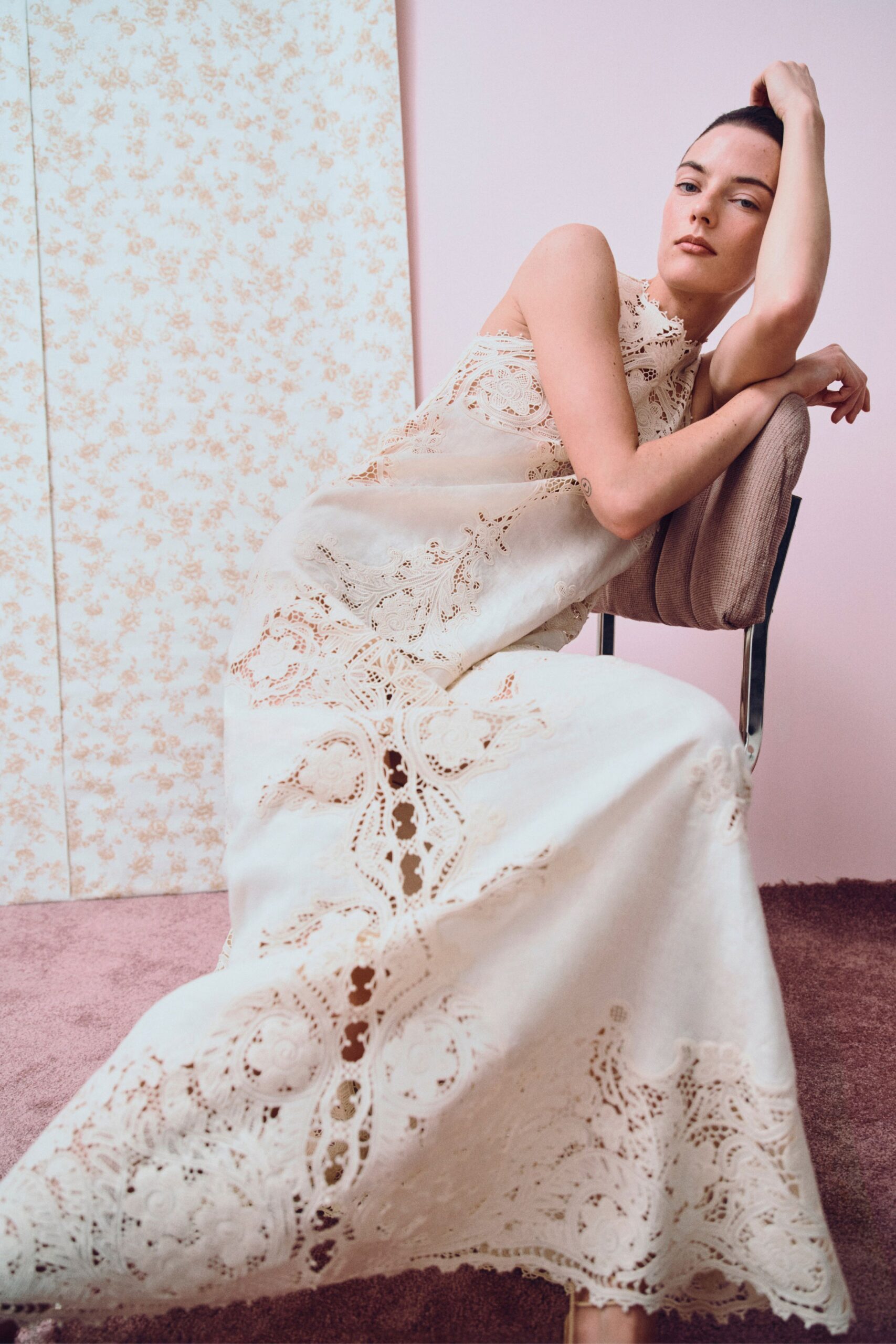 ivory lace sleeveless gown