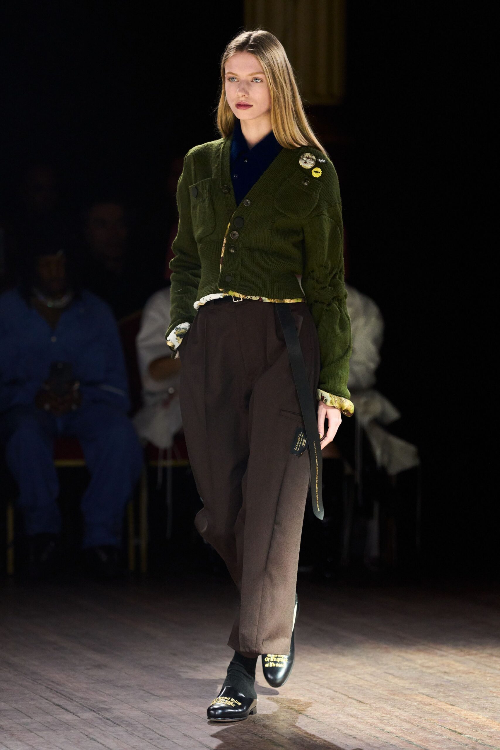 green wool long-sleeve collared fitted buttoned cardigan