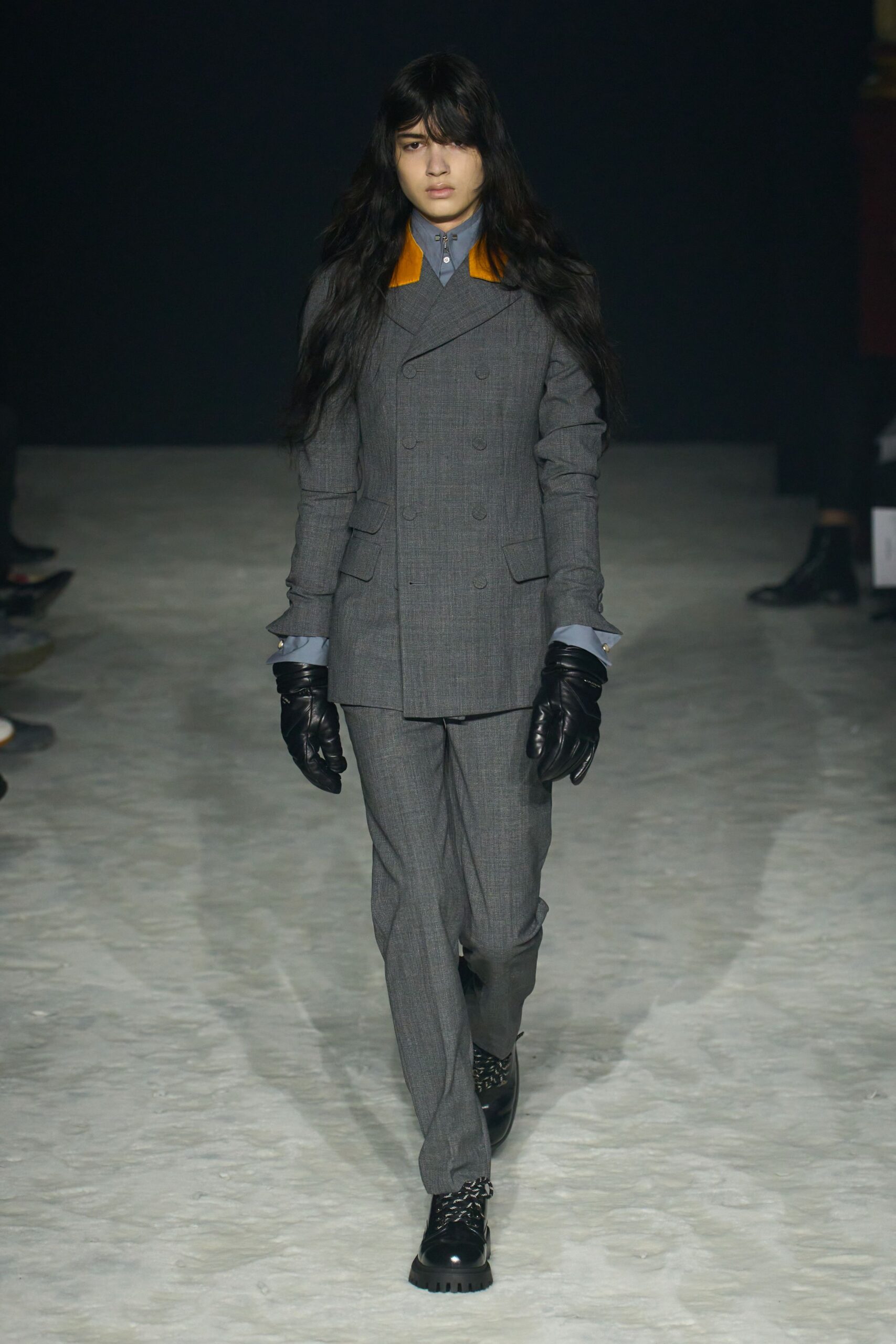 gray wool long-sleeve collared tailored buttoned pencil suit