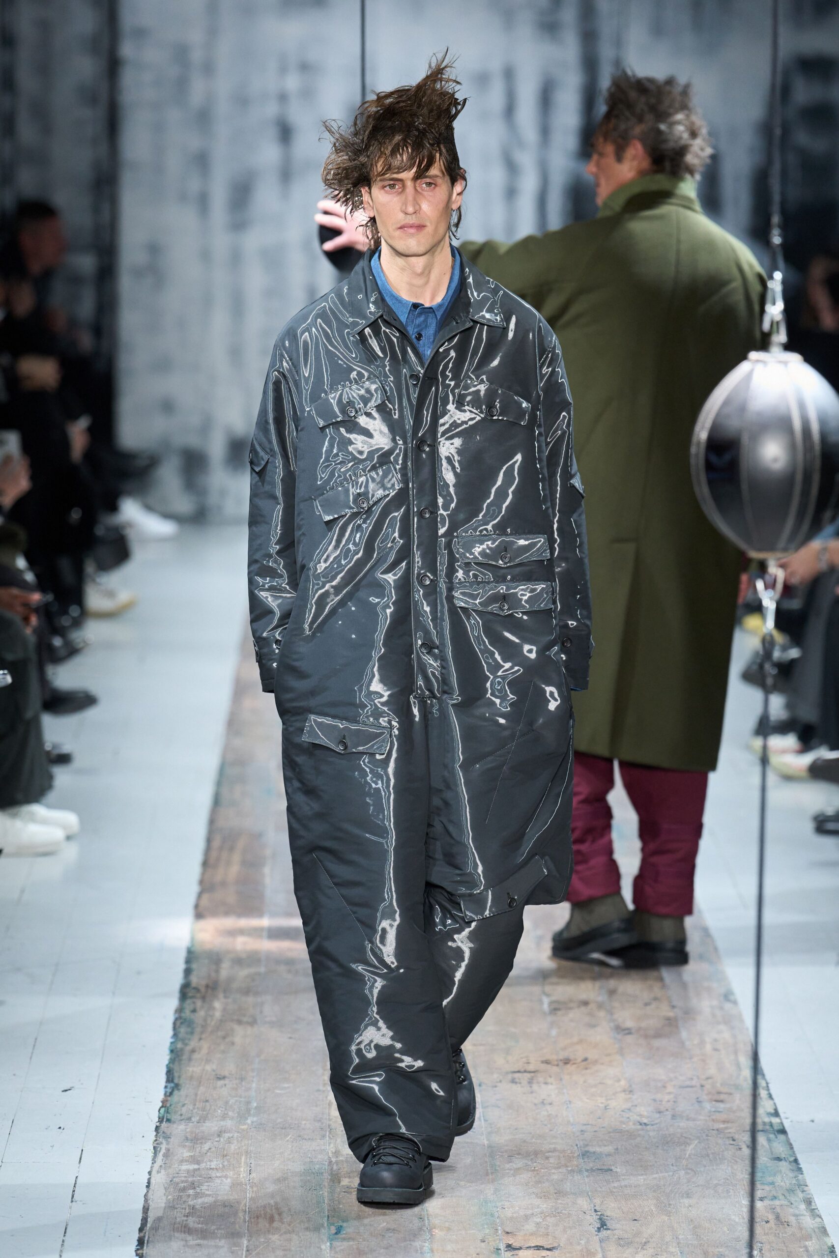 black vinyl long-sleeve relaxed zippered shiny coat