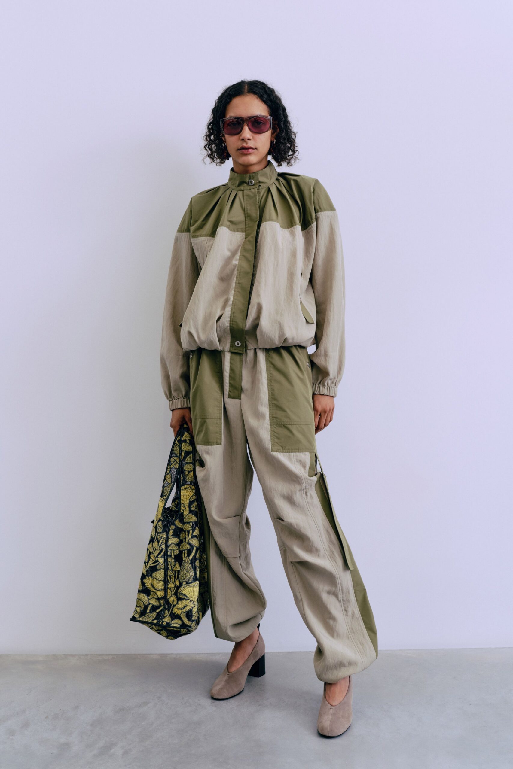 beige and green relaxed outfit