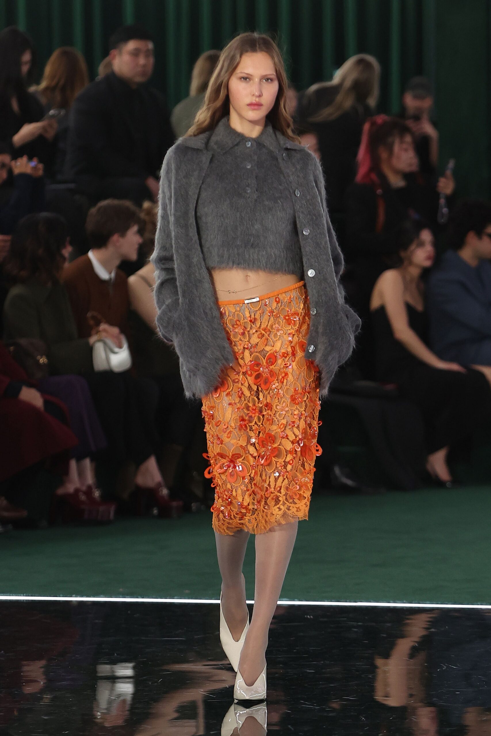 gray wool long-sleeve collared fitted buttoned cropped top