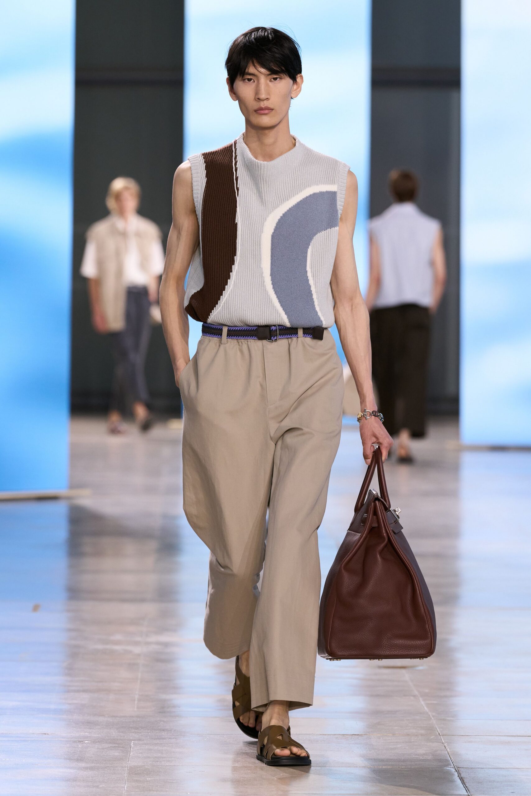 white cotton sleeveless fitted color-blocked top
