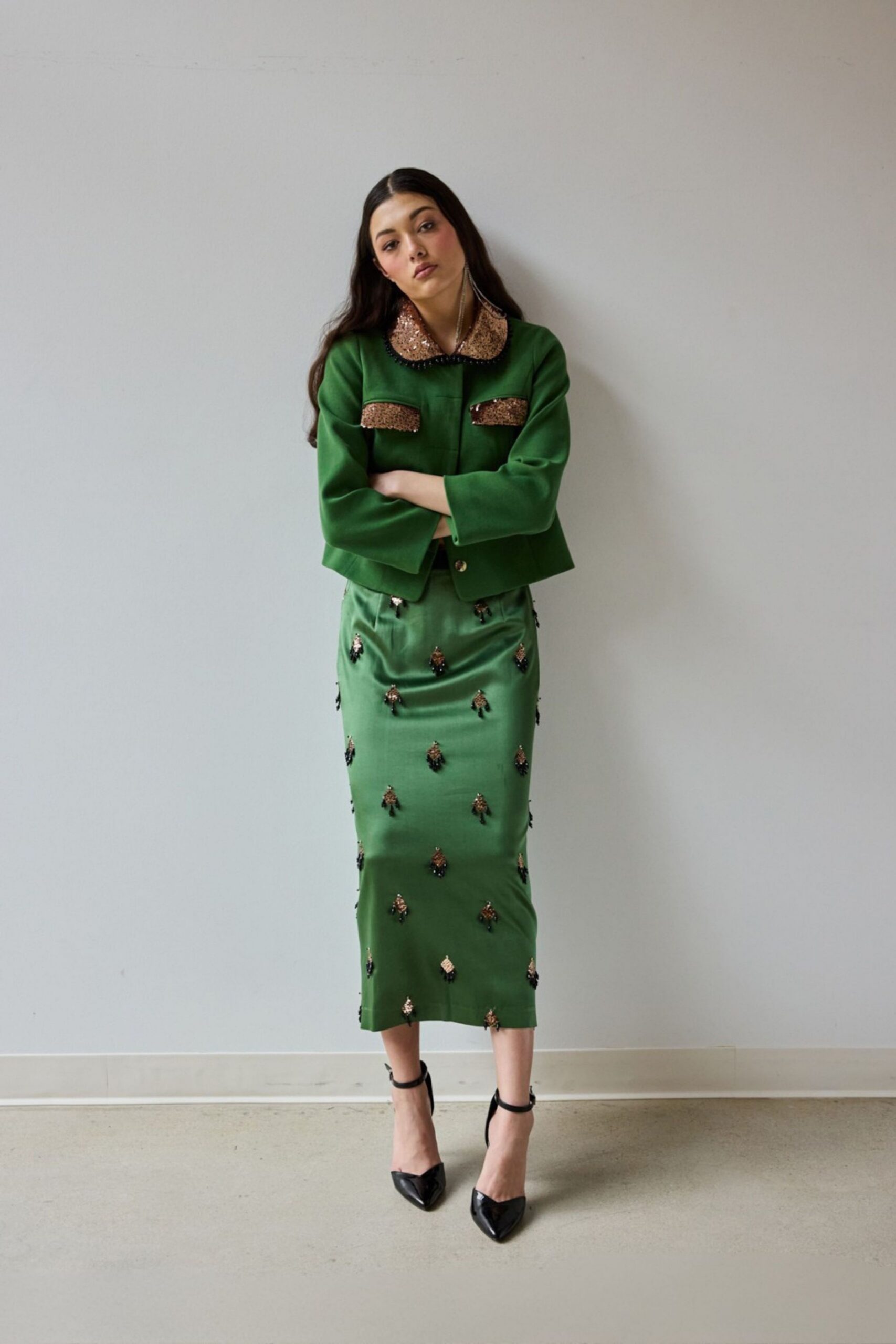 green cotton long-sleeve collared fitted buttoned embroidered jacket
