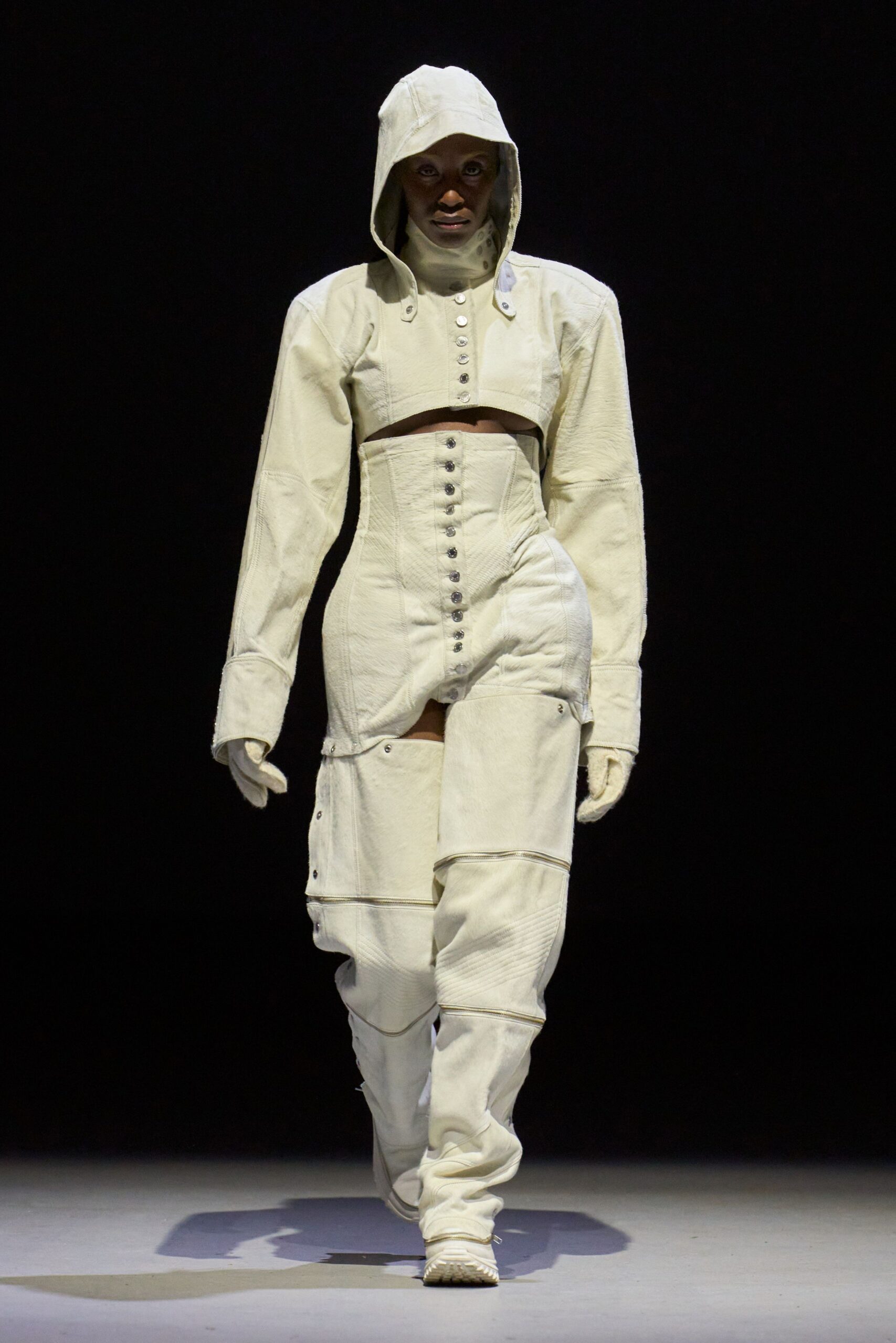 white cotton fitted buttoned corset