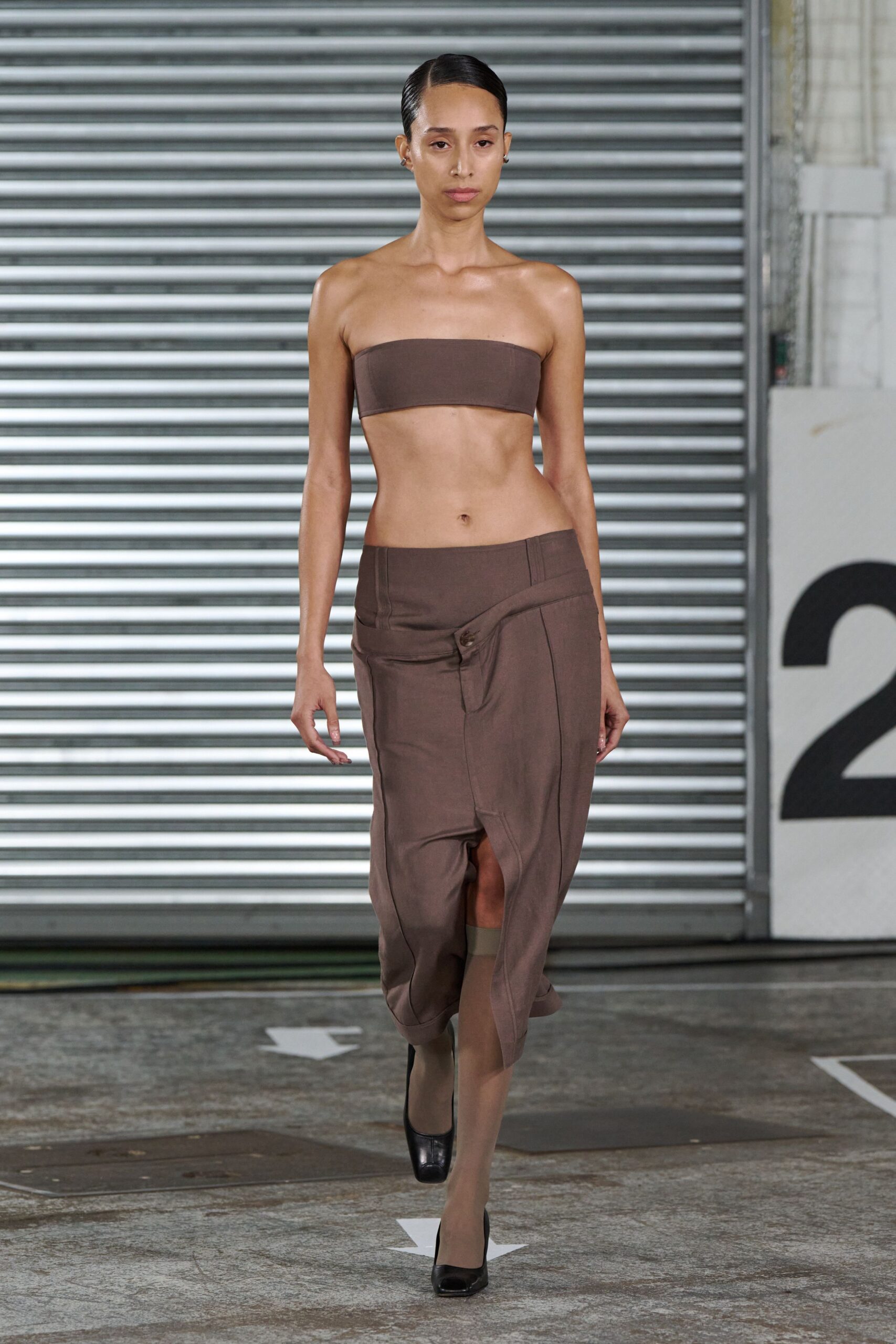 brown cotton sleeveless strapless fitted top